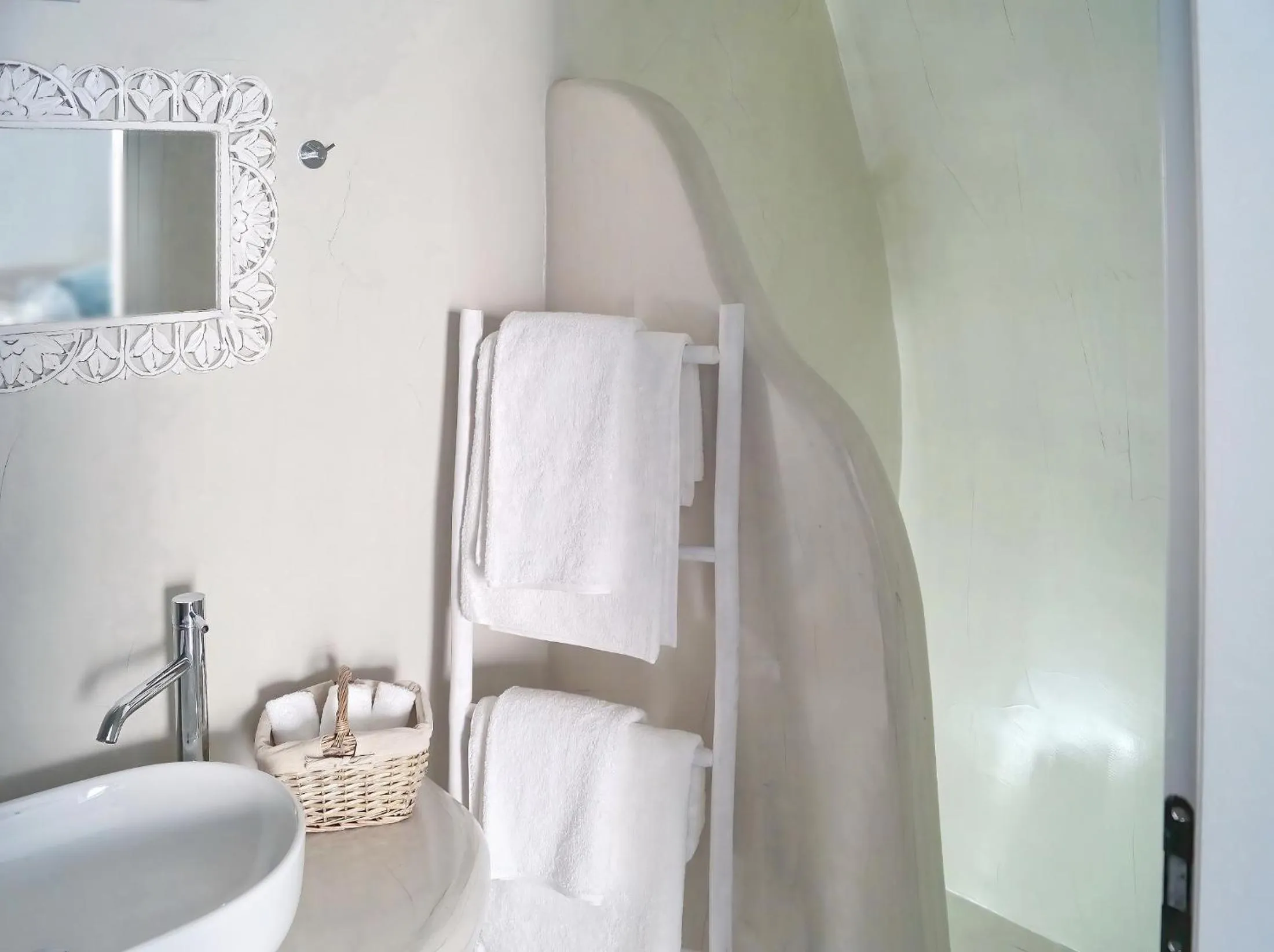 Shower in Golden Stone Santorini Suites