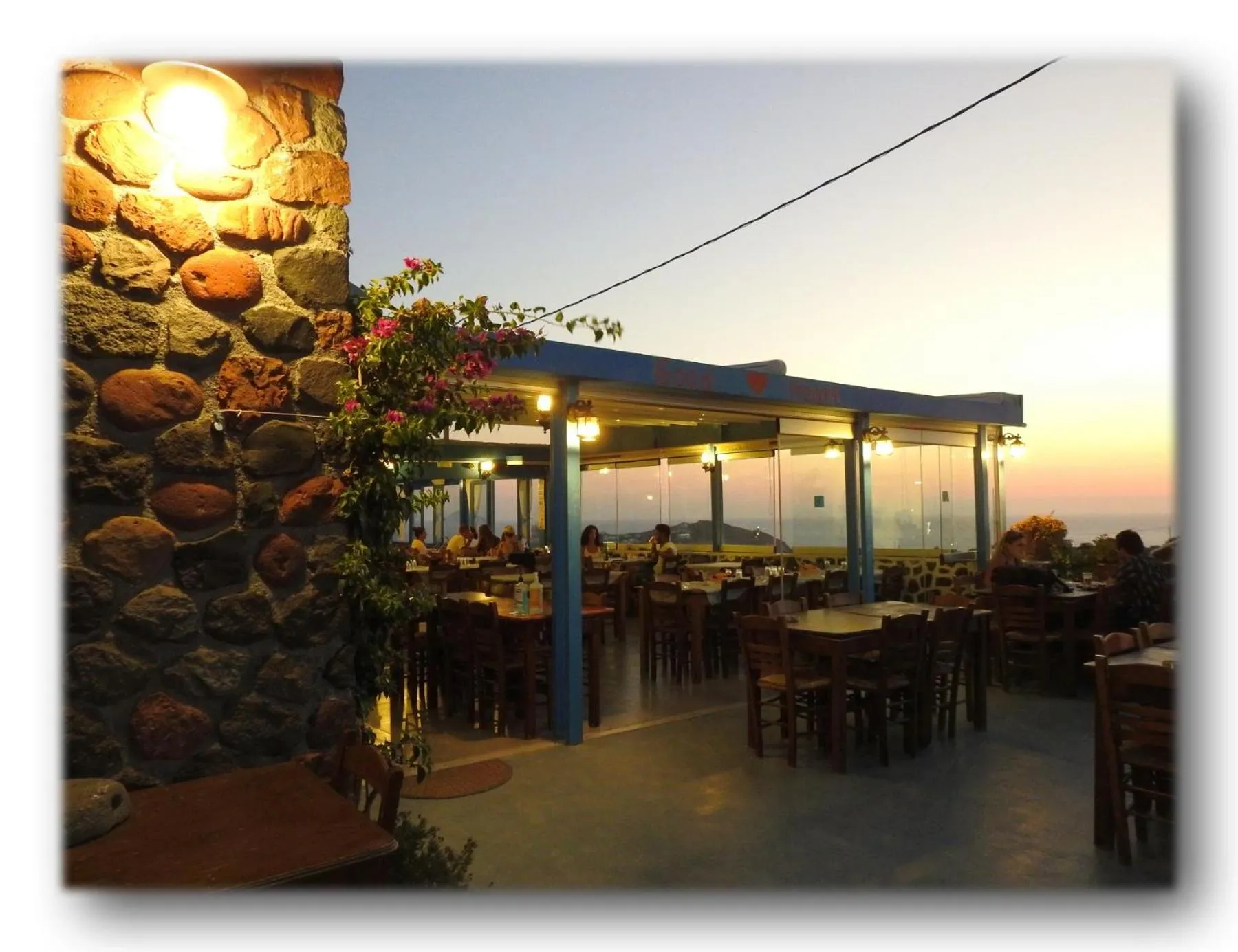 Restaurant/places to eat in Golden Stone Santorini Suites