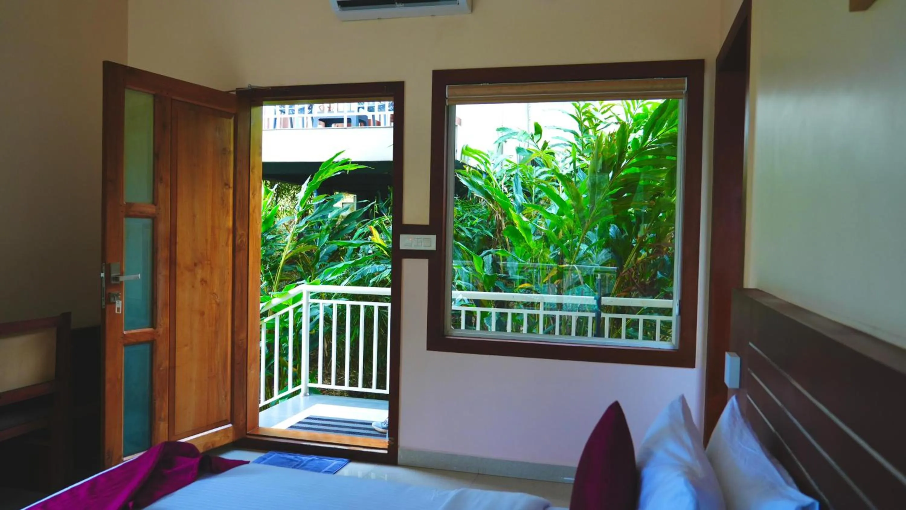 Bedroom, Bed in Aveda Munnar Mountains and Mist