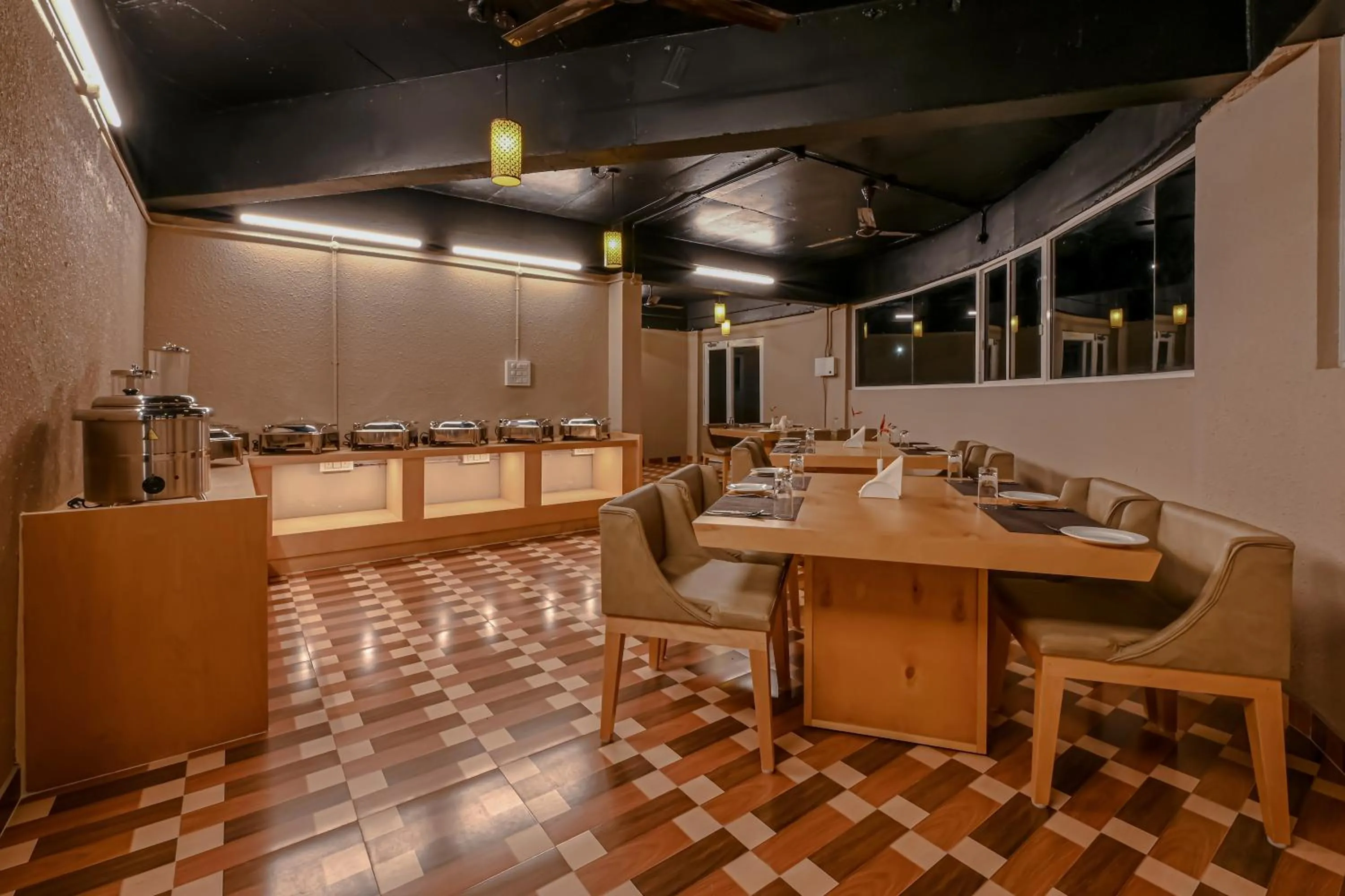 Restaurant/places to eat in Aveda Munnar Mountains and Mist