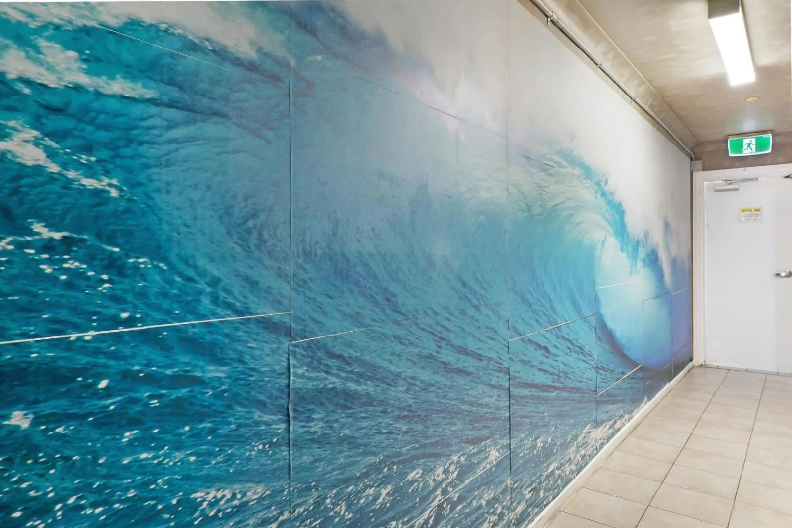 Property building in Tequila Sunrise Hostel Surfers Paradise