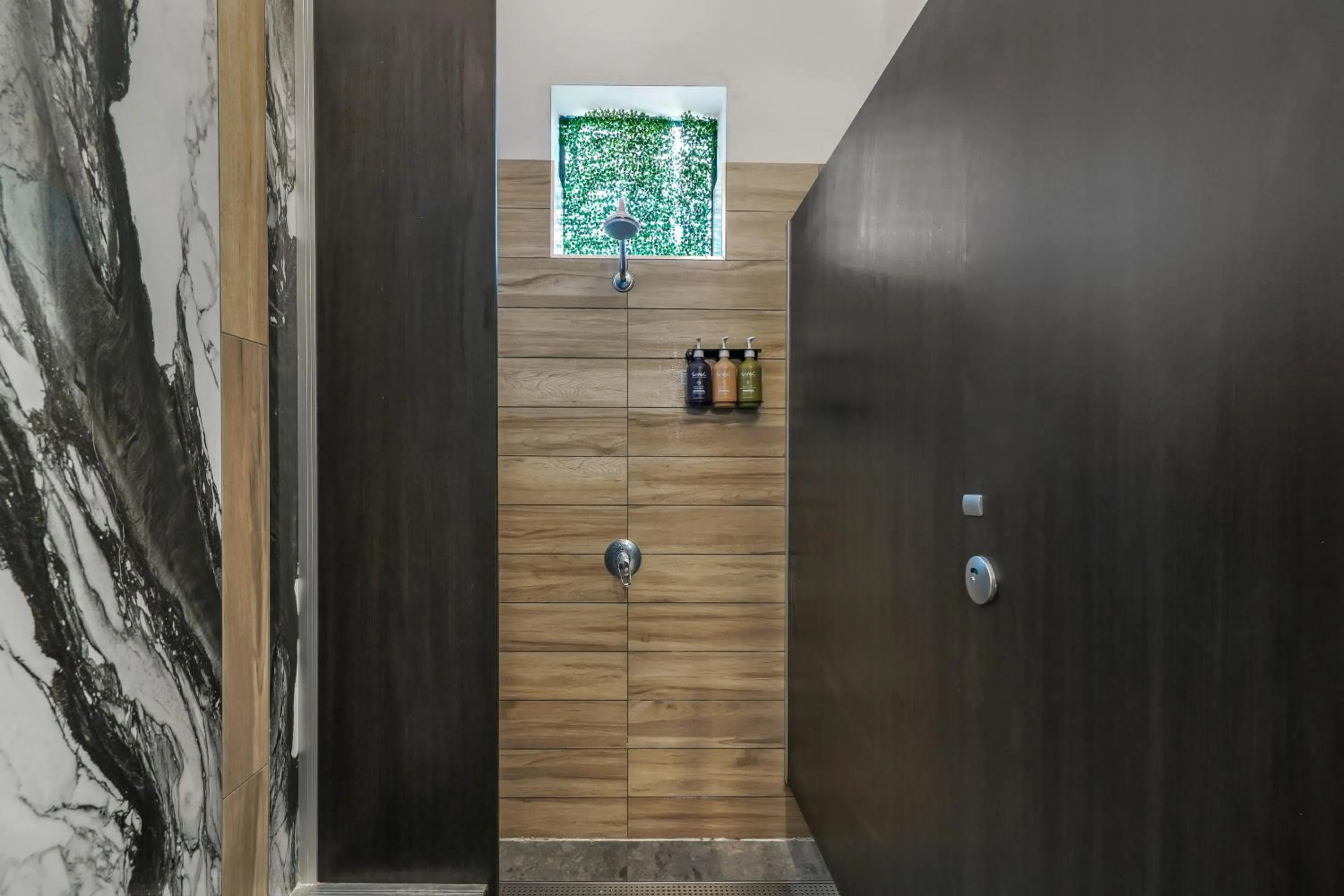 Shower in Tequila Sunrise Hostel Surfers Paradise