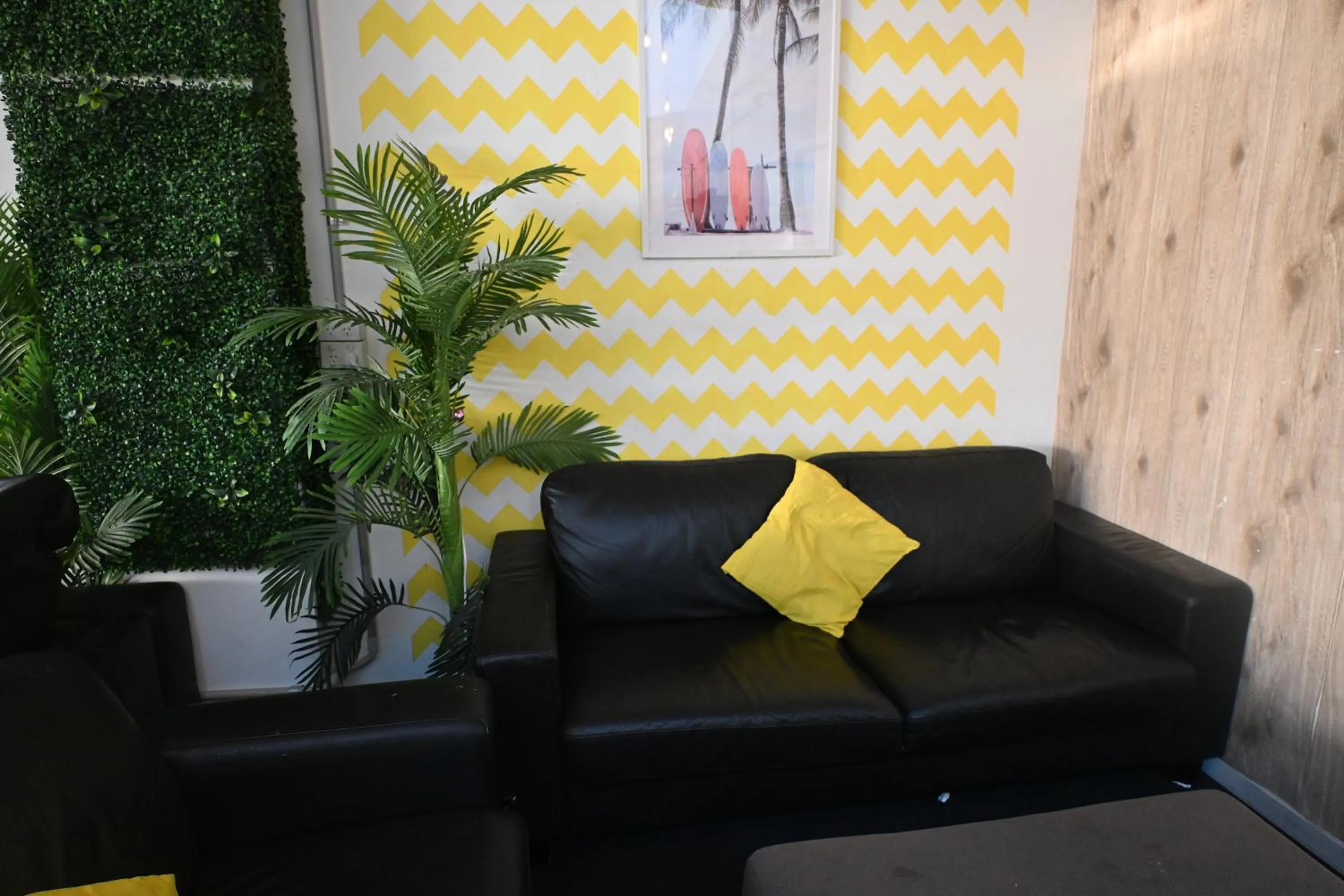 Living room in Tequila Sunrise Hostel Surfers Paradise