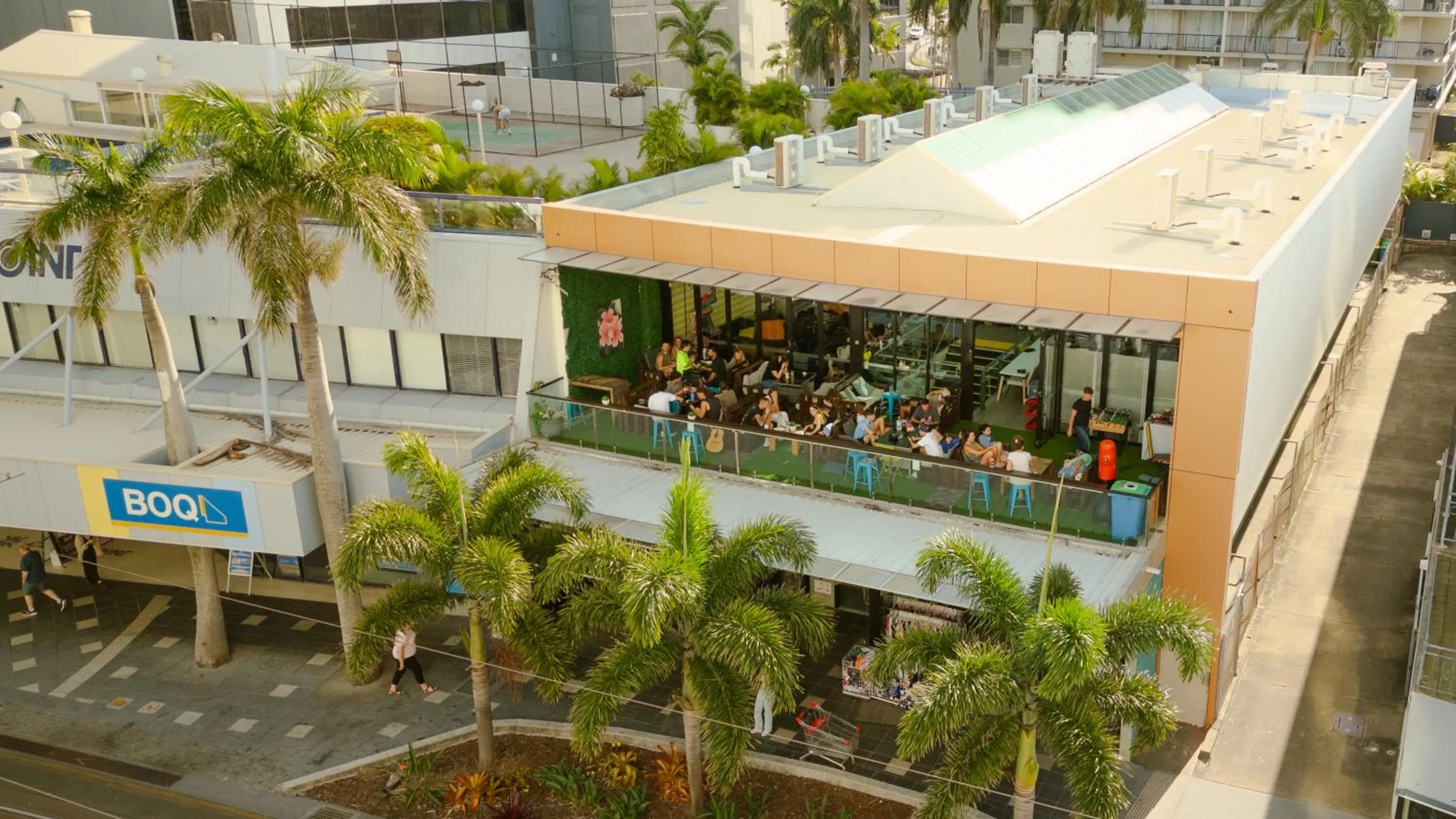 Property building in Tequila Sunrise Hostel Surfers Paradise