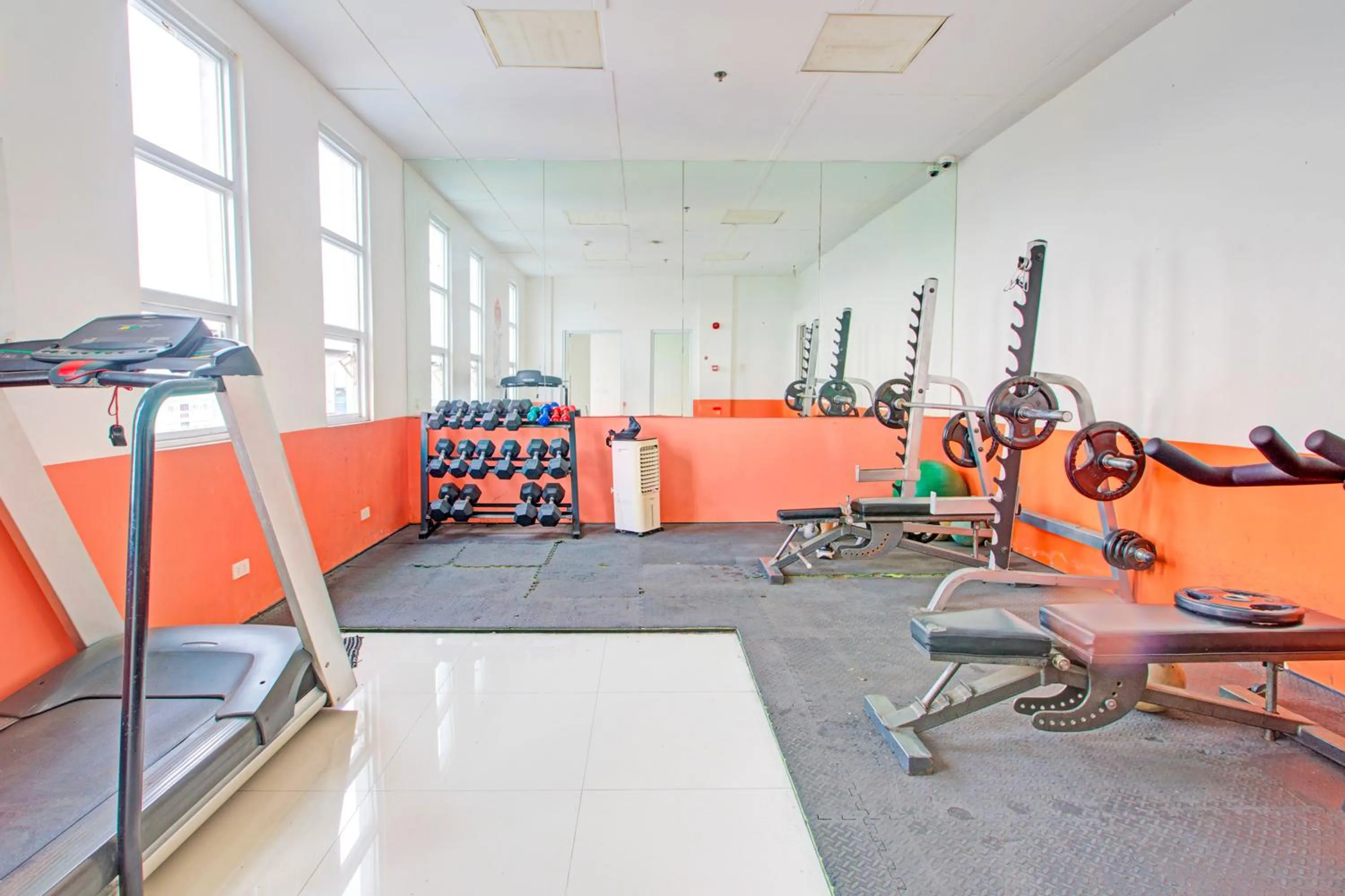 Fitness centre/facilities in Collection O Metro Manila near University Belt formerly 1318 Residences