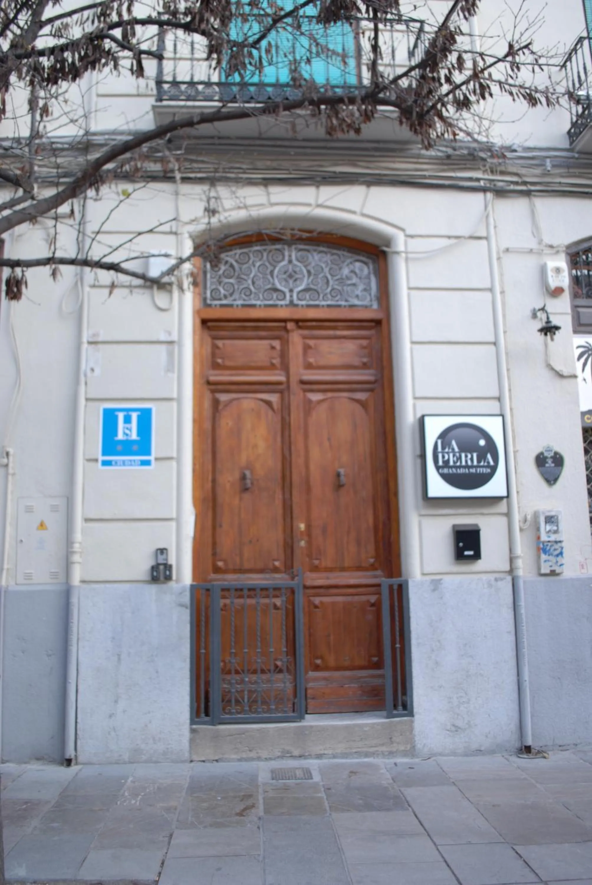 Property building in La Perla Granada Suites