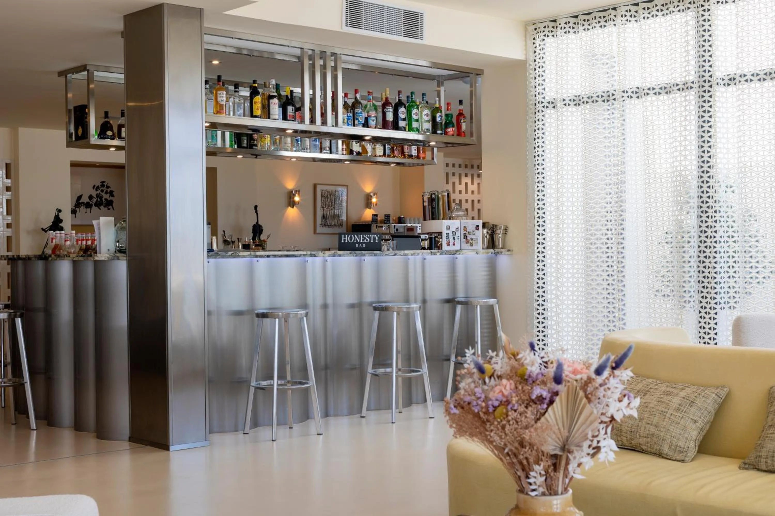 Lounge or bar in Hotel & Spa Kasano Calvi - Handwritten Collection