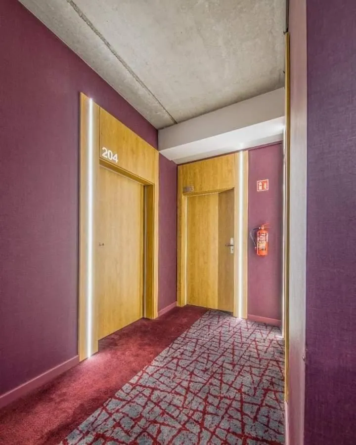 Windsurfing in Hotel 107