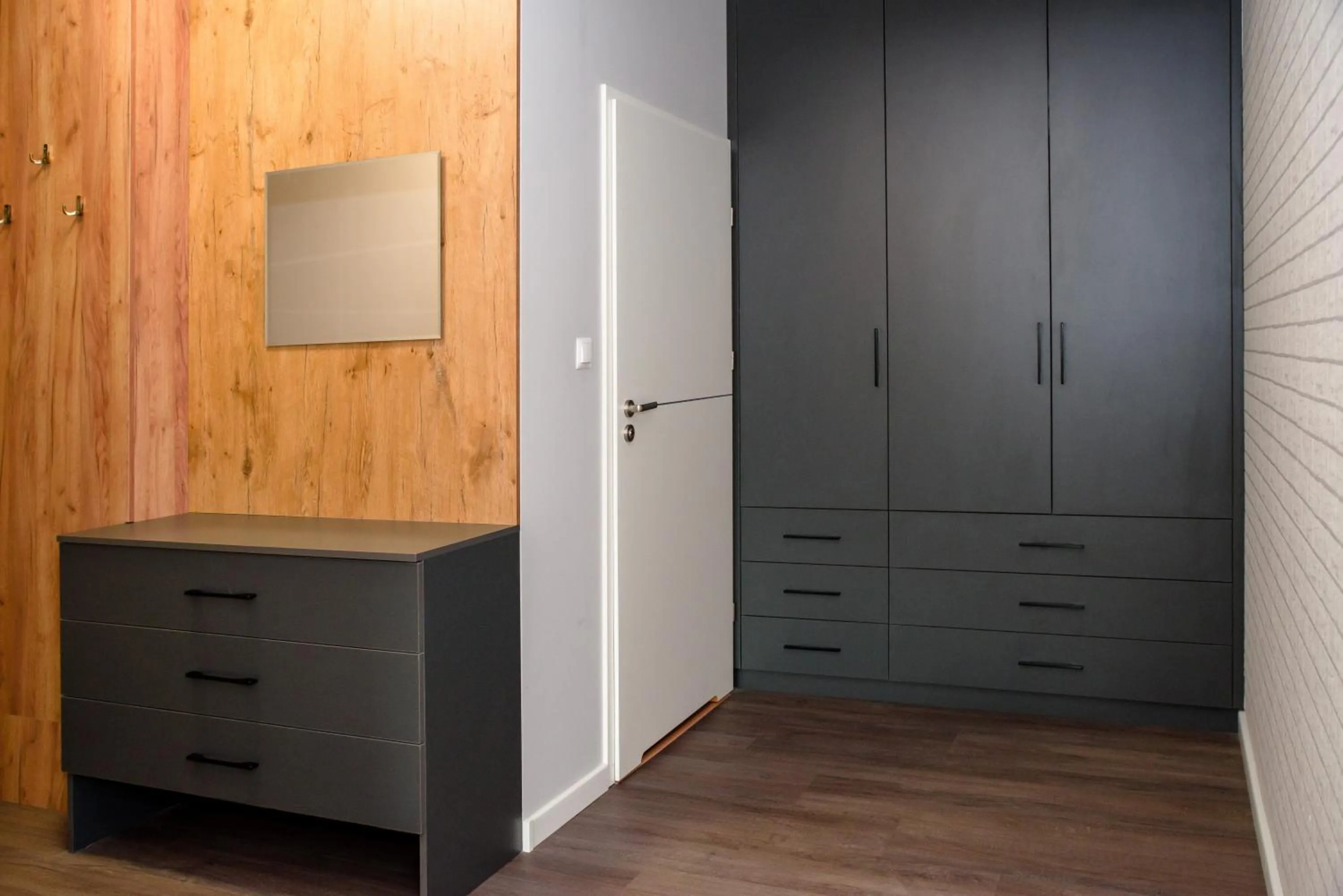 wardrobe in Hotel 107