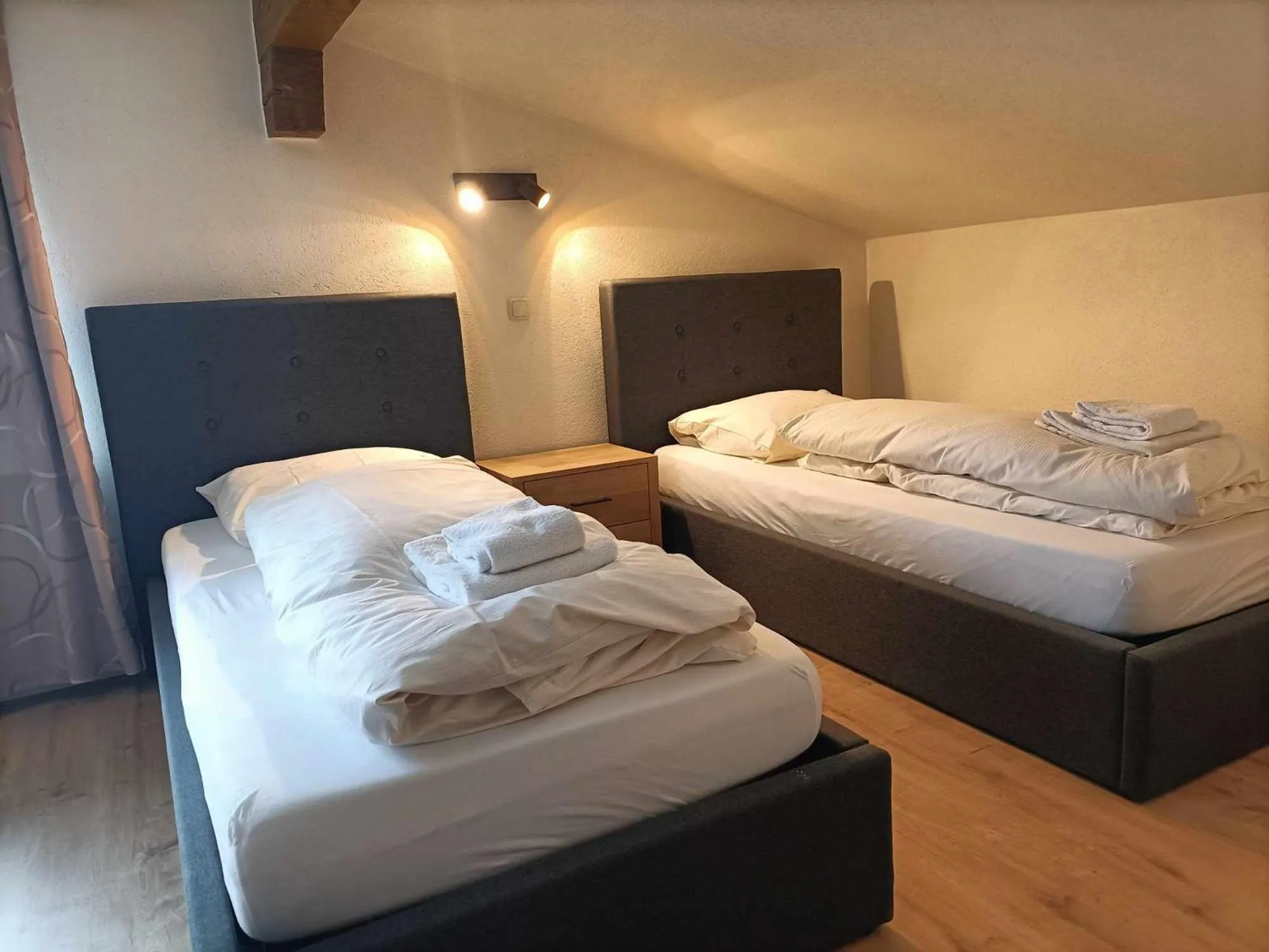 Bed in Pension & Ferienwohnungen Haus Edelweiß