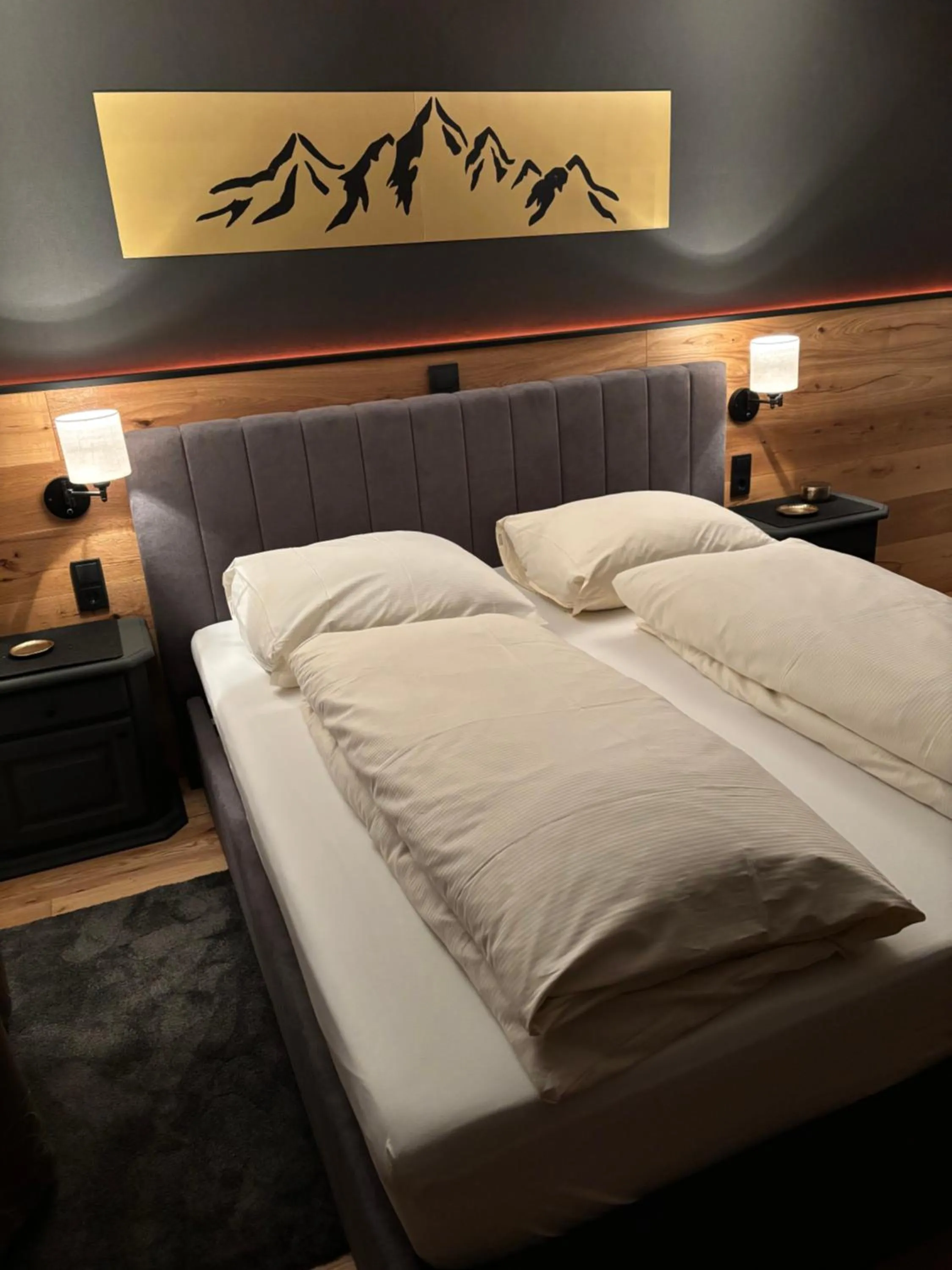 Bed in Pension & Ferienwohnungen Haus Edelweiß