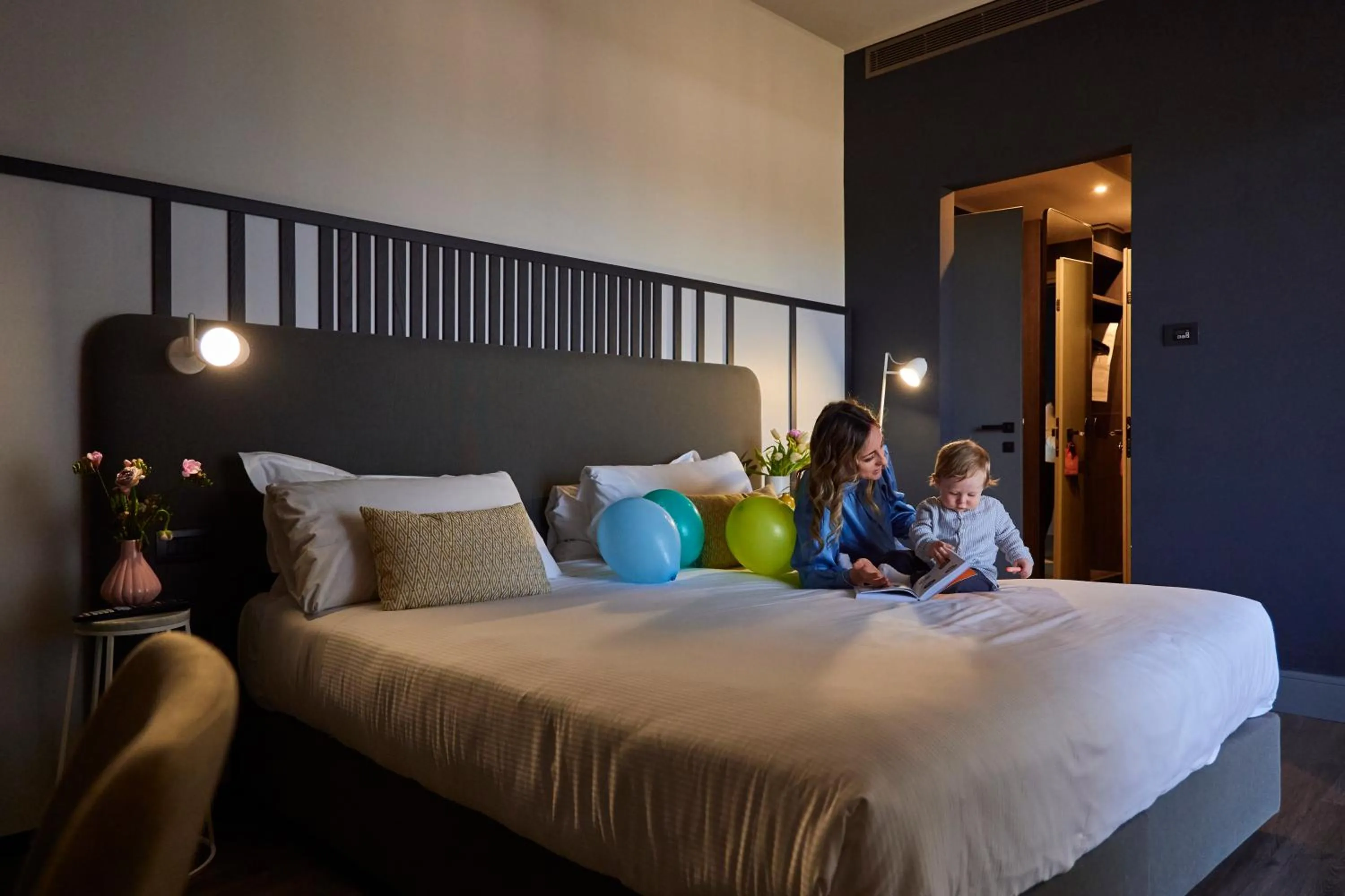 People, Bed in Hotel Villa Pamphili Roma