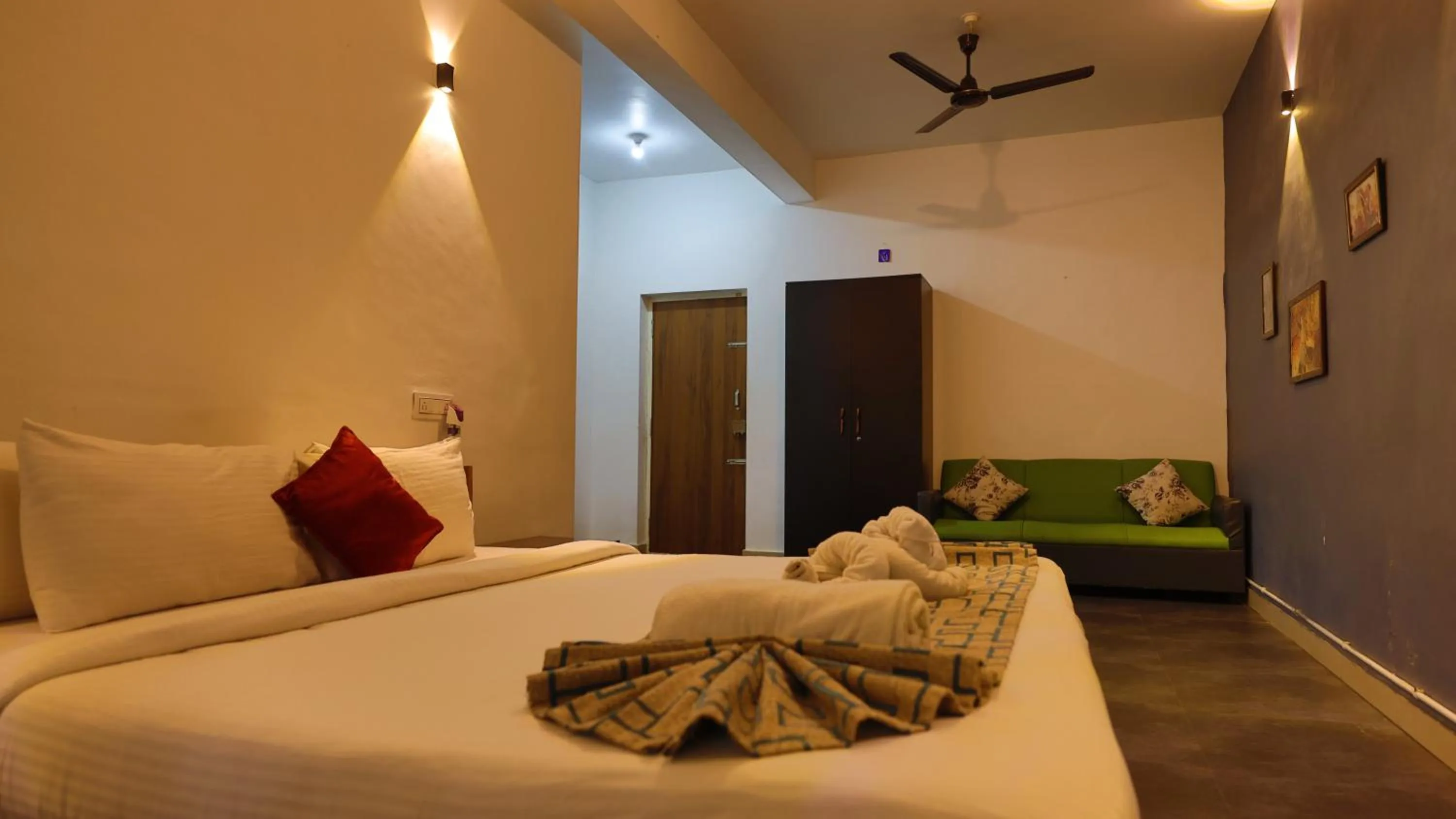 Bed in The Spectrum Resort - Chikmagalur