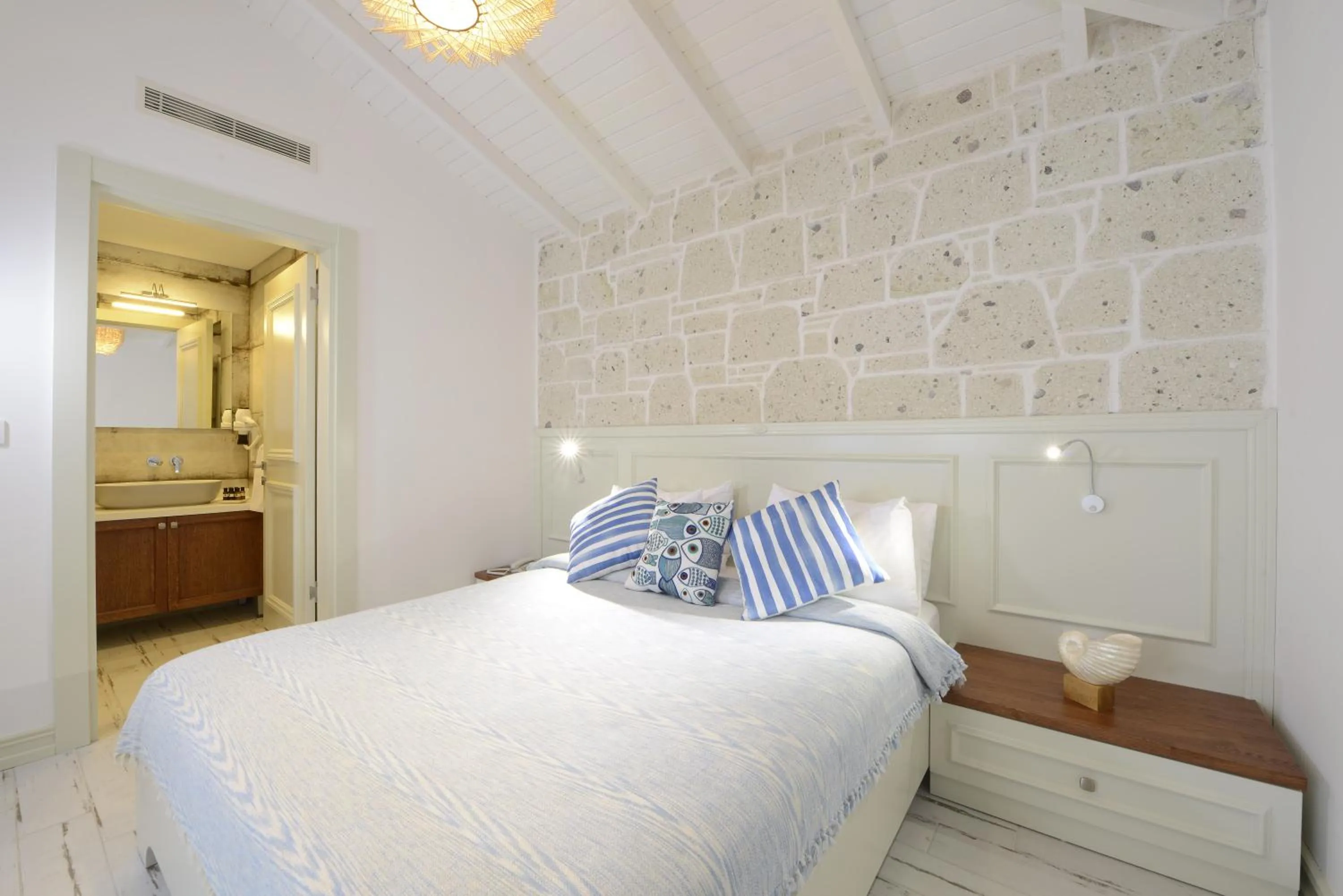 Bedroom, Bed in Rhodium Hotel Alaçatı