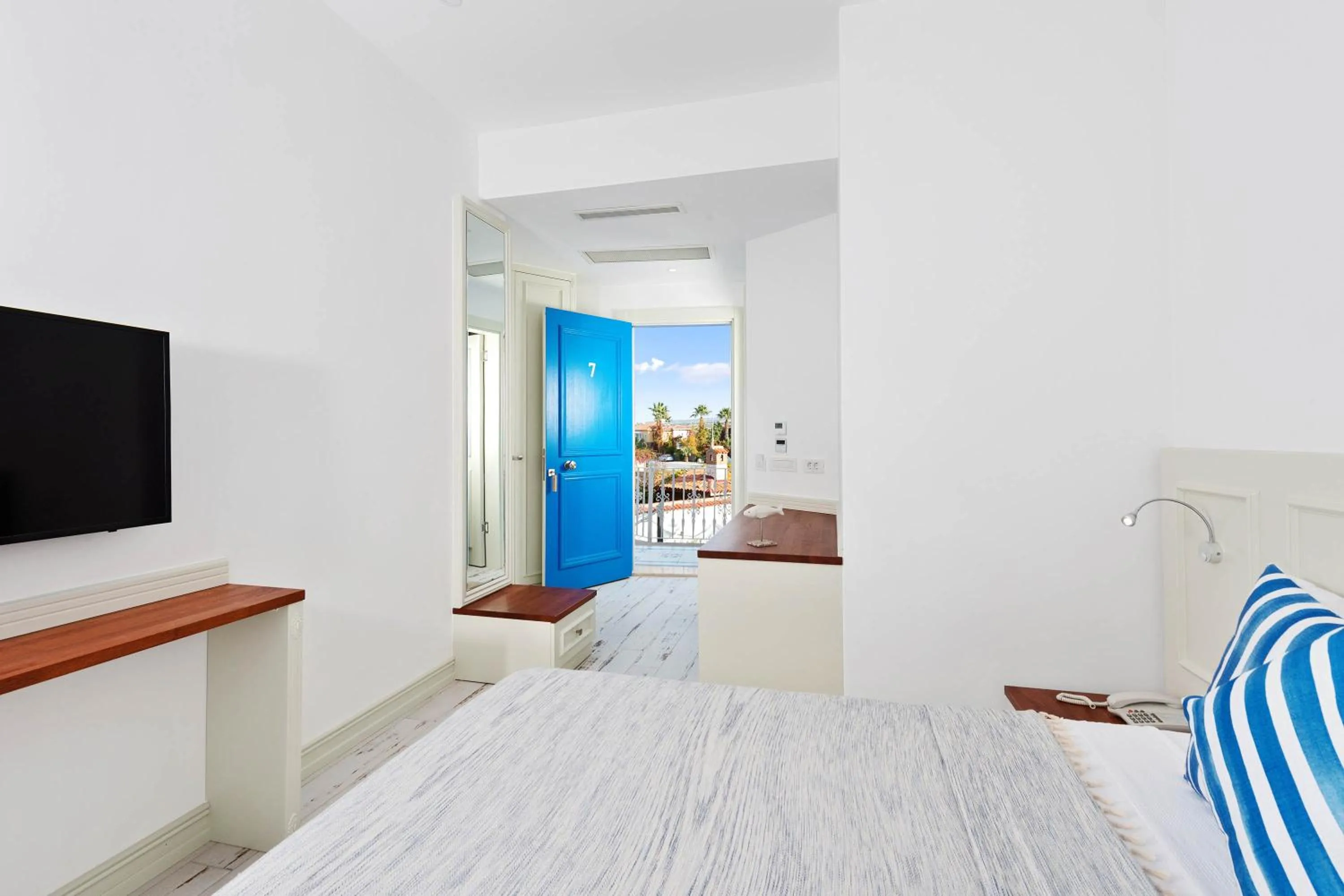 Photo of the whole room, Bed in Rhodium Hotel Alaçatı