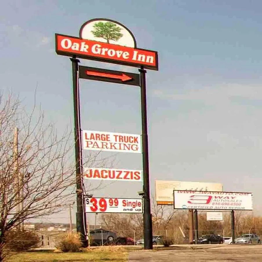 Property building in Oak Grove Inn