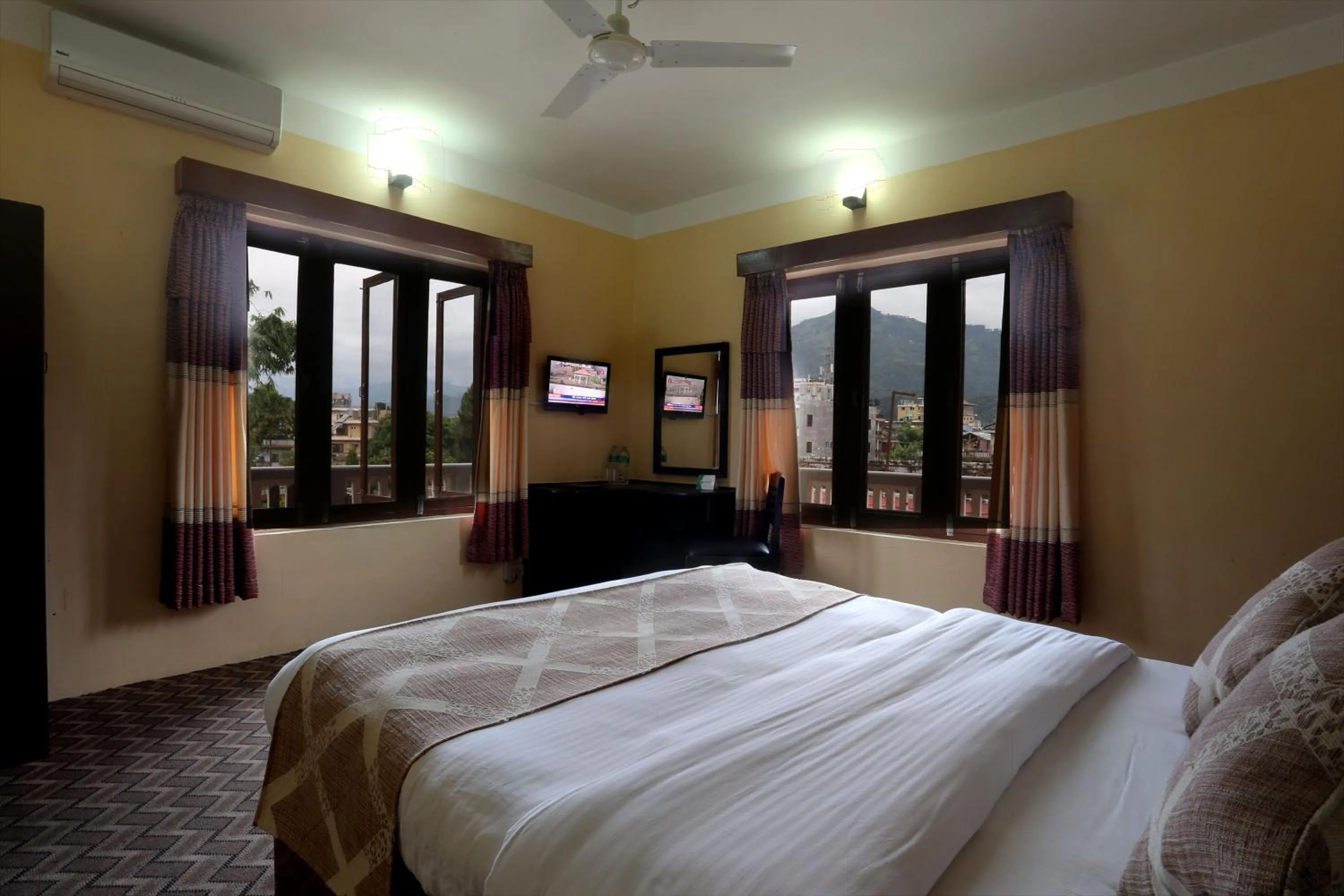 Lake view in Hotel Peninsula