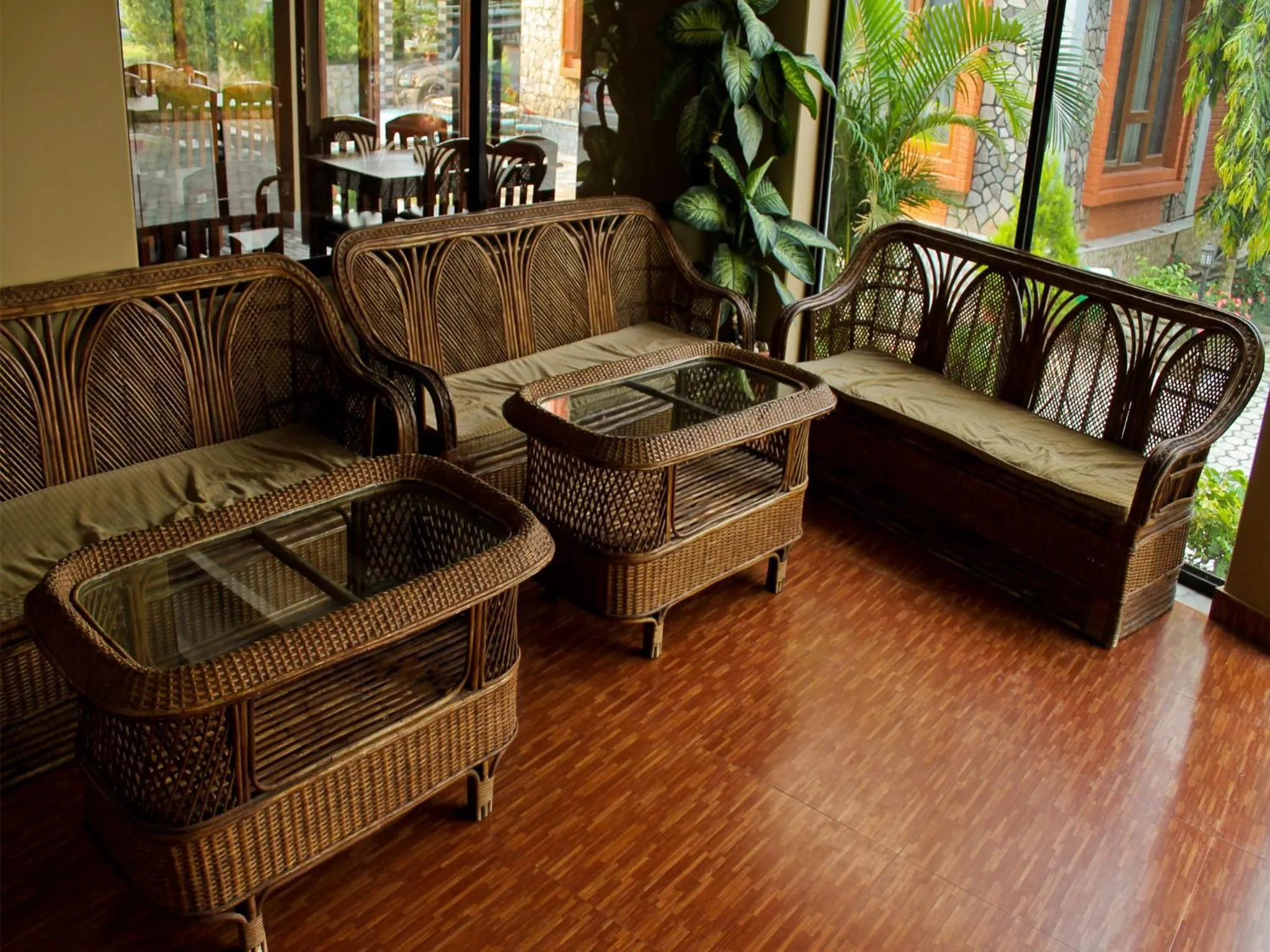 Facade/entrance in Hotel Peninsula