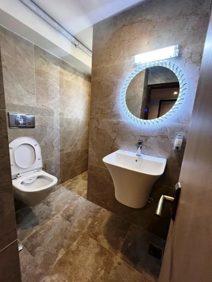 Shower in Hotel Yambu kathmandu