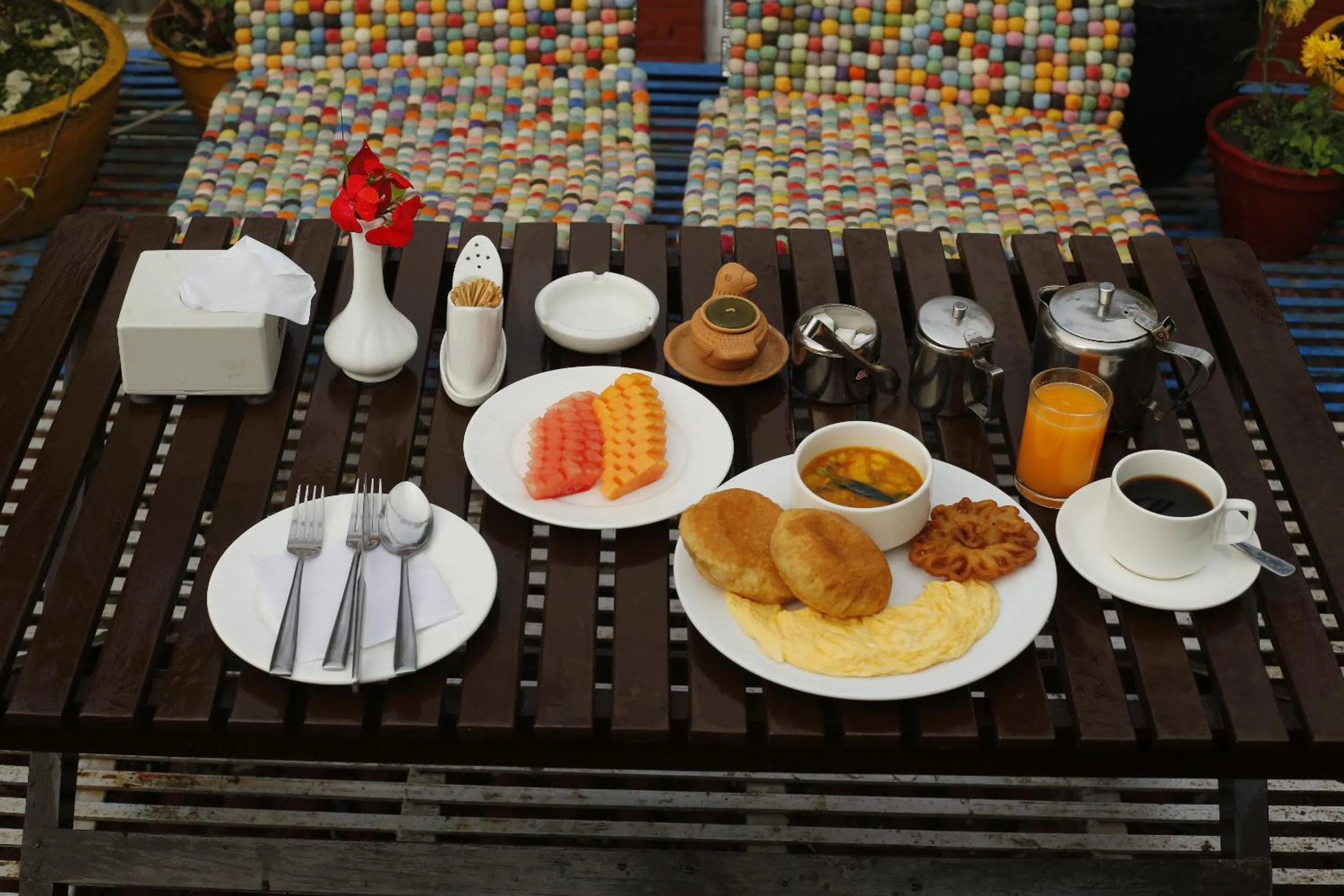 Food and drinks in Shangrila Boutique Hotel