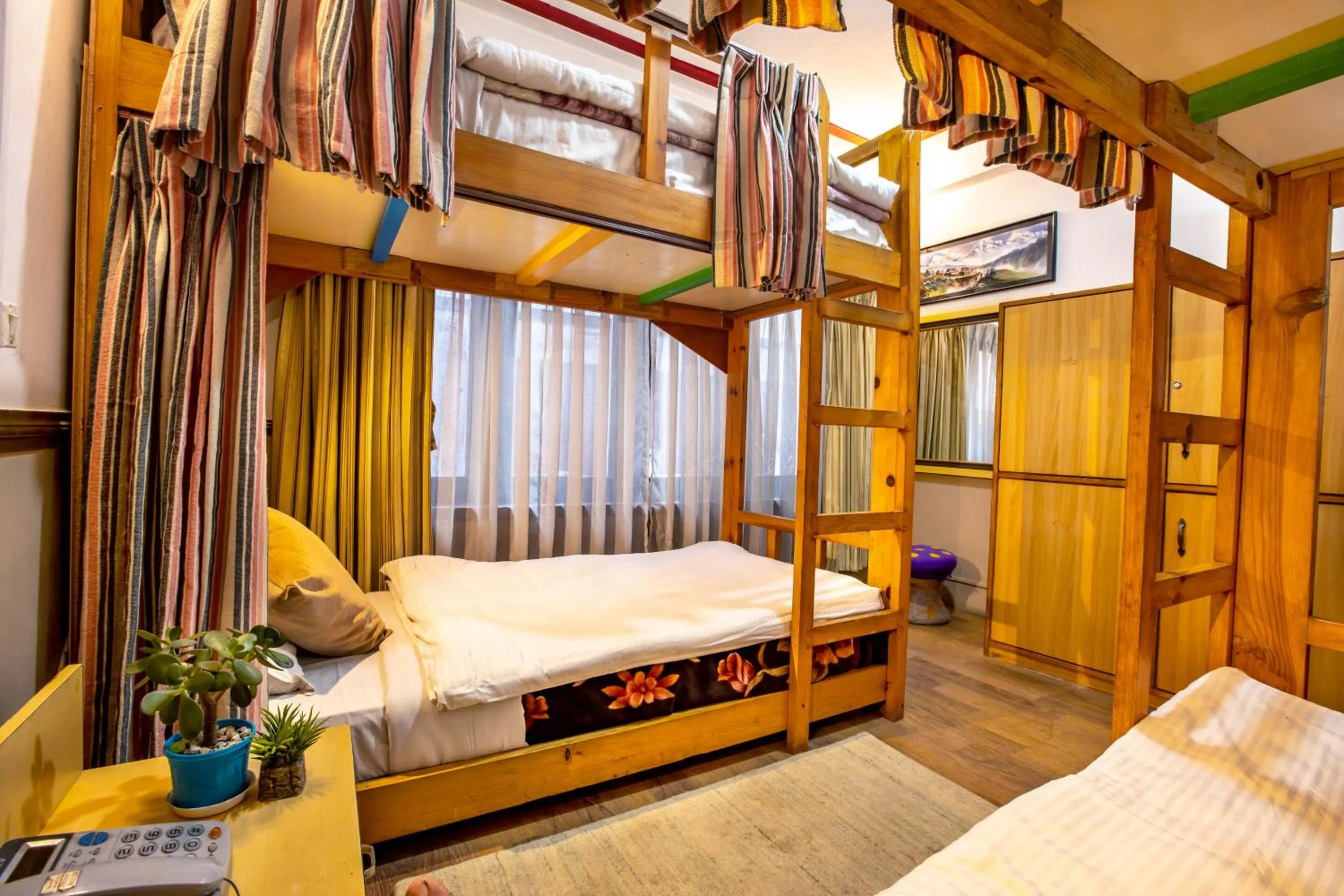 bunk bed, Bed in Shangrila Boutique Hotel