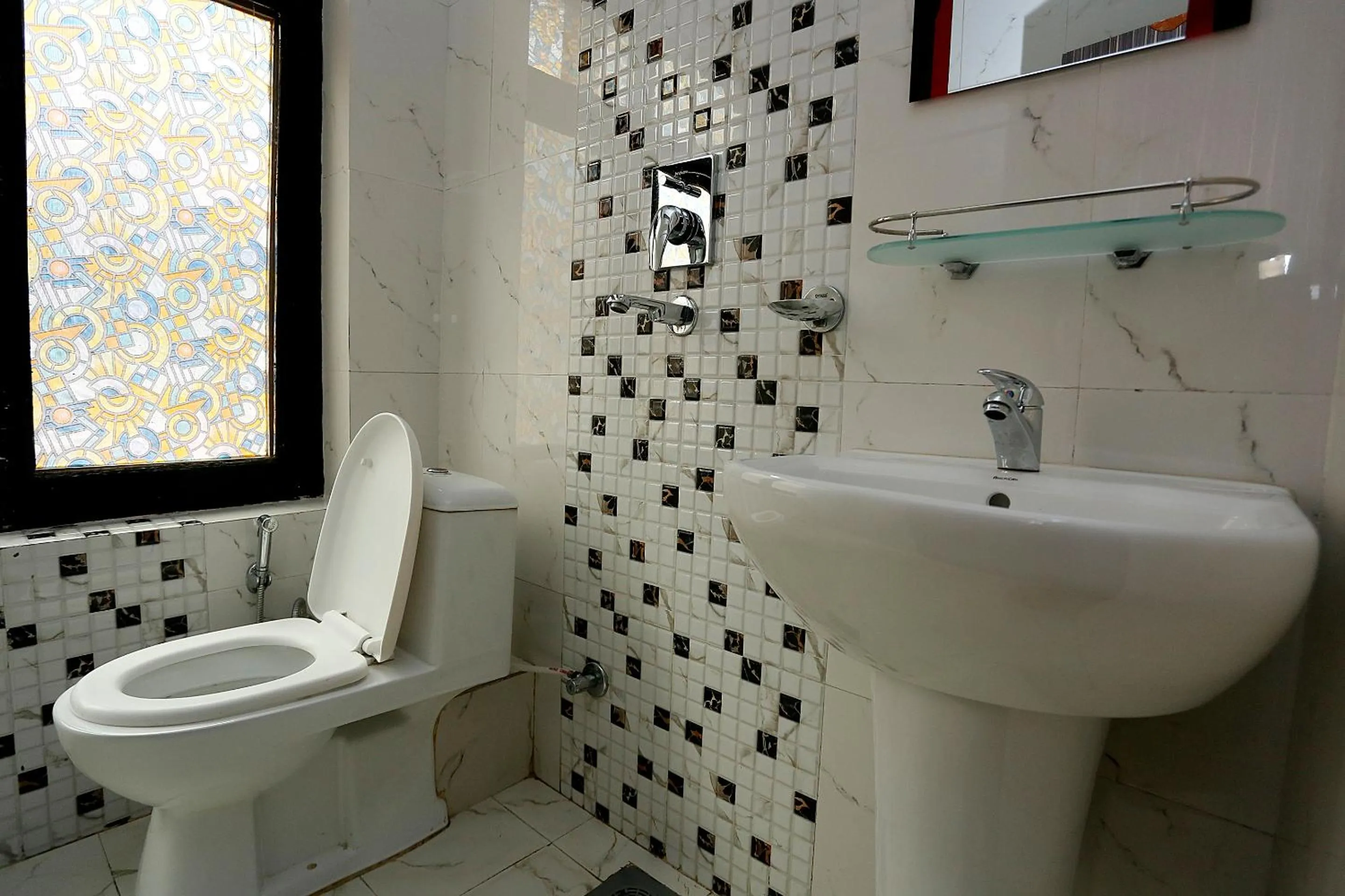 Toilet in Shangrila Boutique Hotel