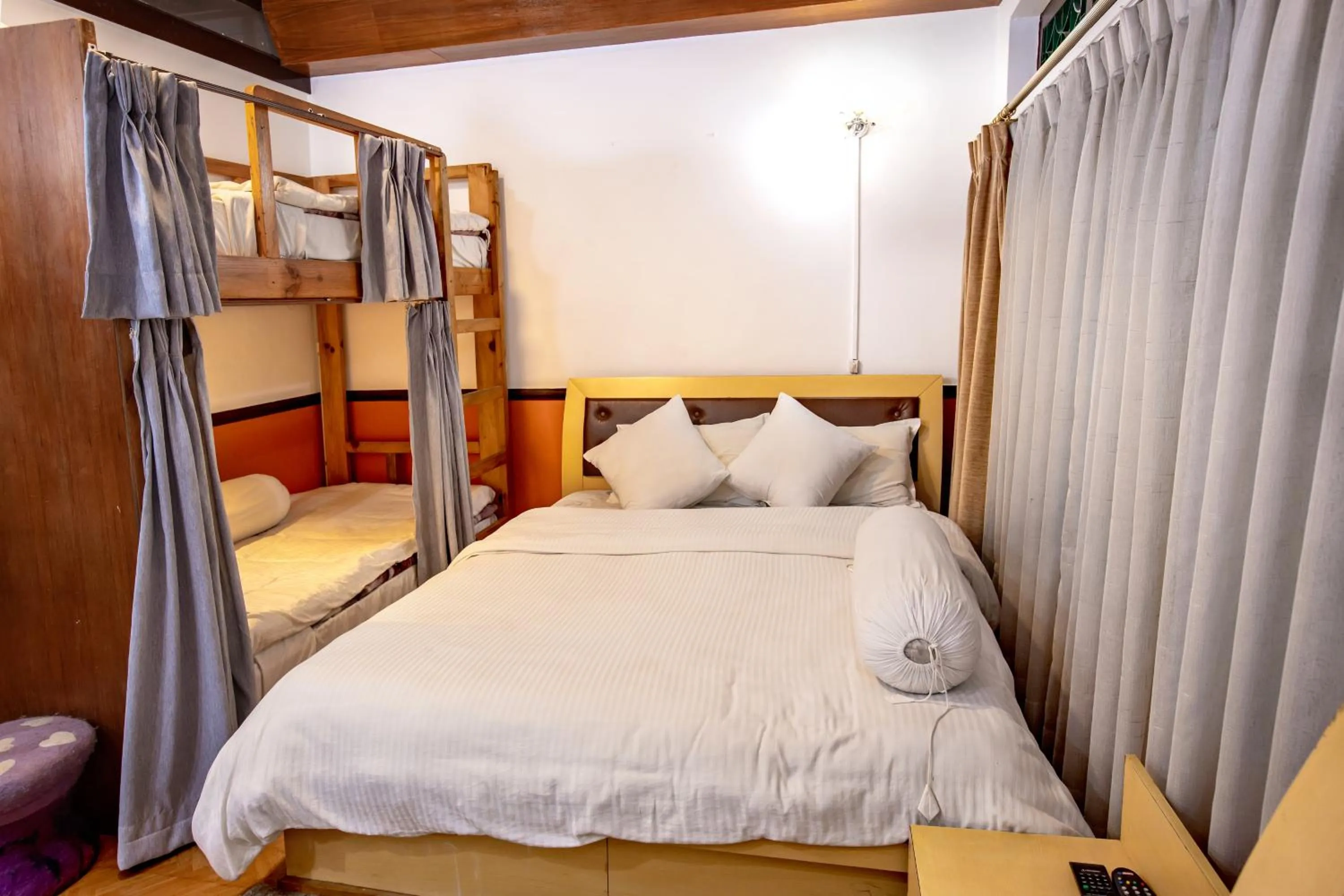 Family, Bed in Shangrila Boutique Hotel