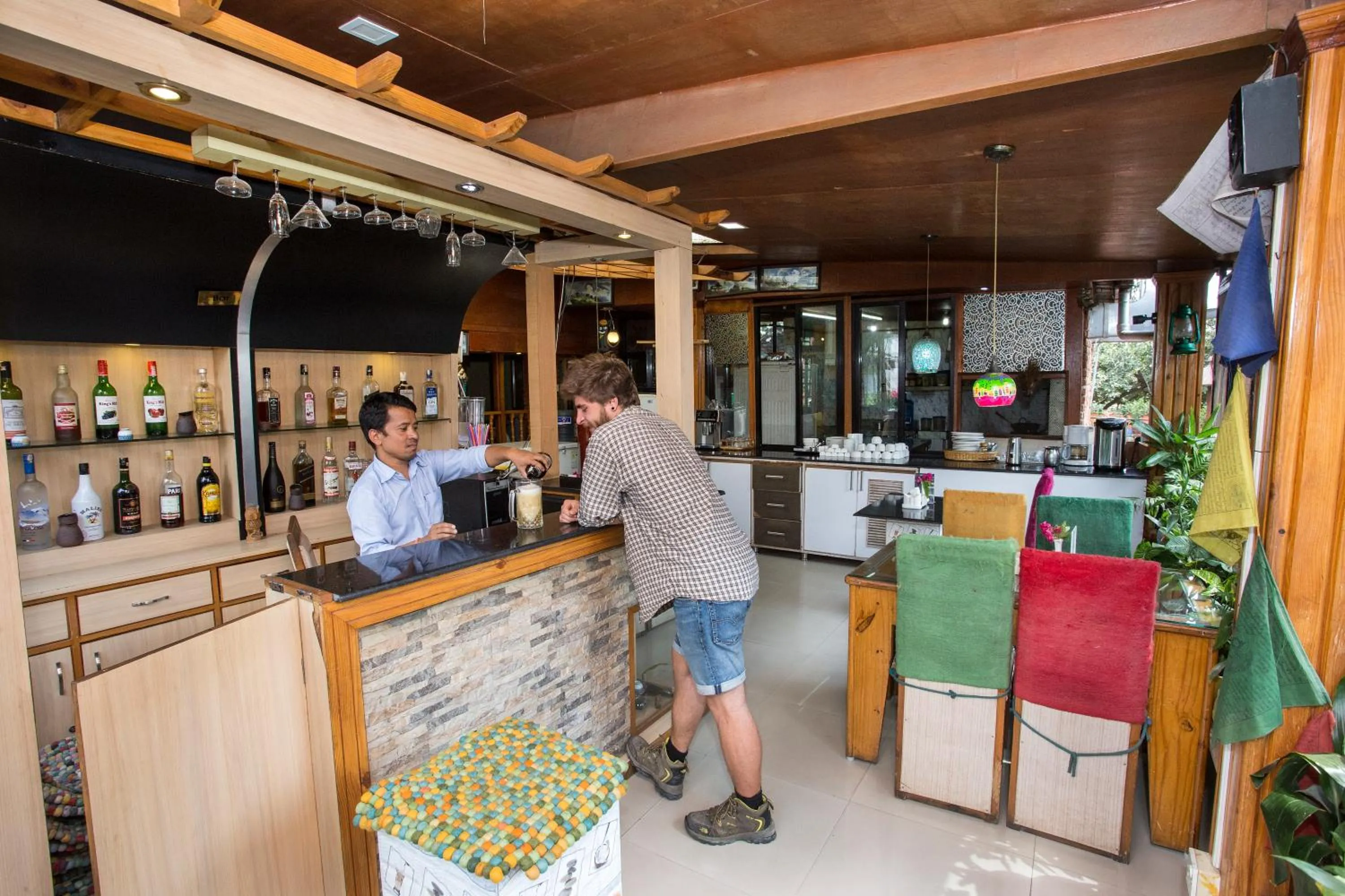 Restaurant/places to eat in Shangrila Boutique Hotel