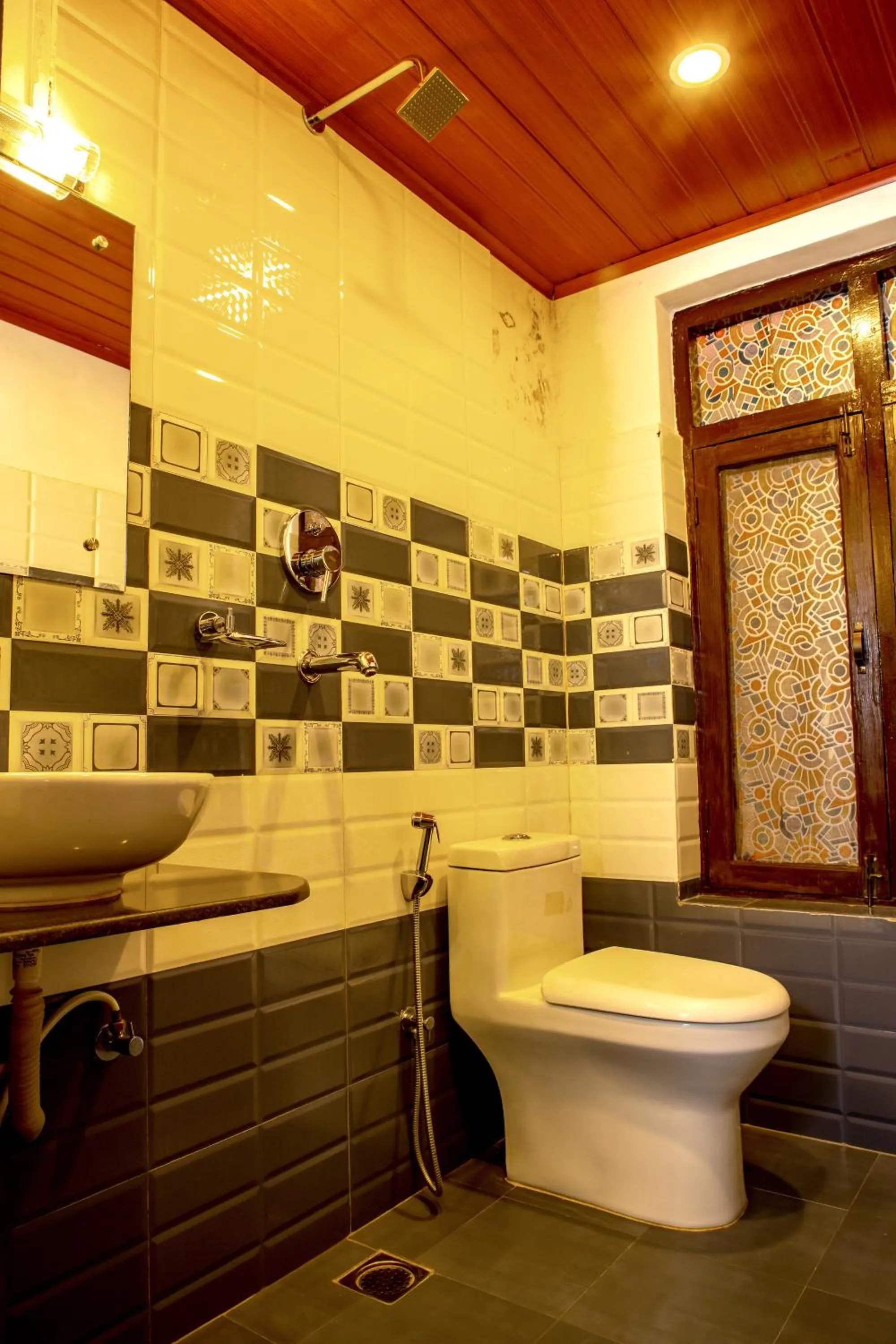 Bathroom in Shangrila Boutique Hotel