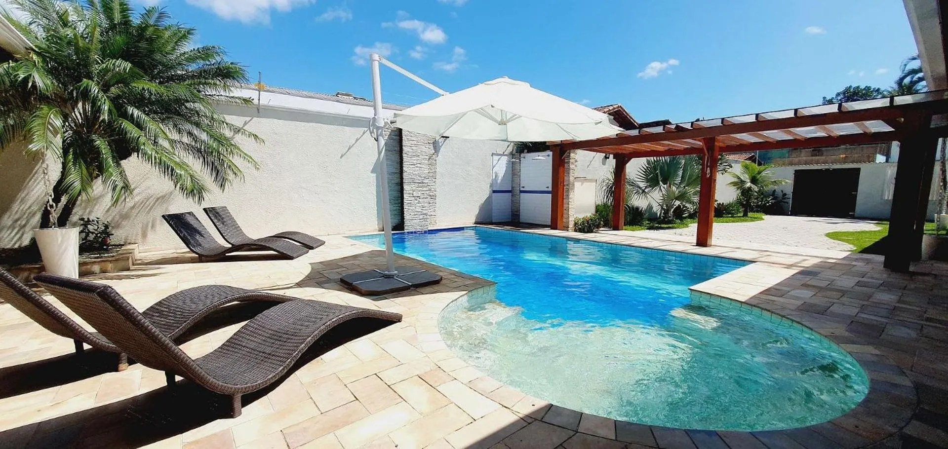 Pool view in Espetacular, 6 suítes, Varanda Gourmet, Bilhar, Pebolim, Praia dos Sonhos