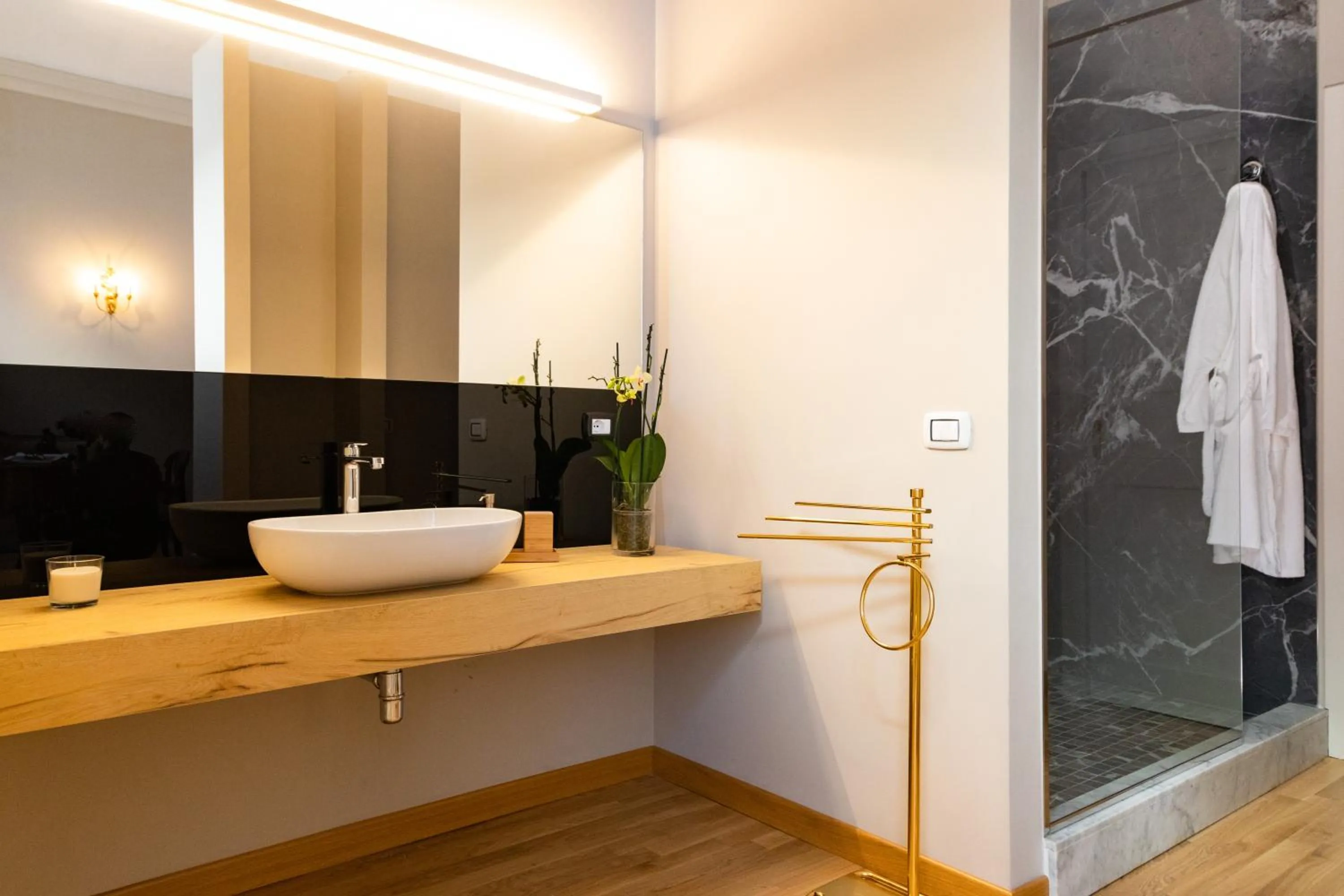 Bathroom in Divisi Suites & SPA