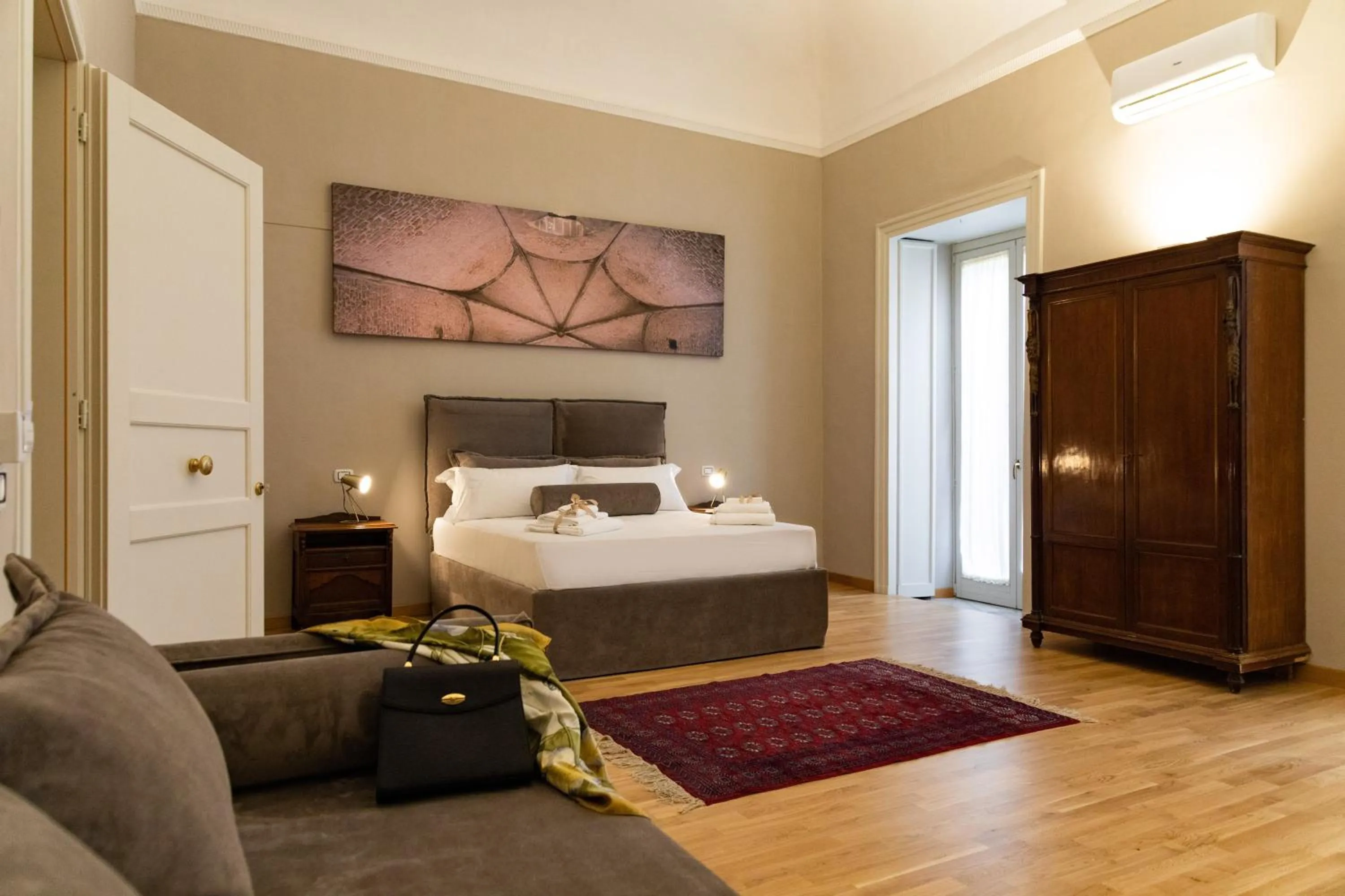 Photo of the whole room, Bed in Divisi Suites & SPA