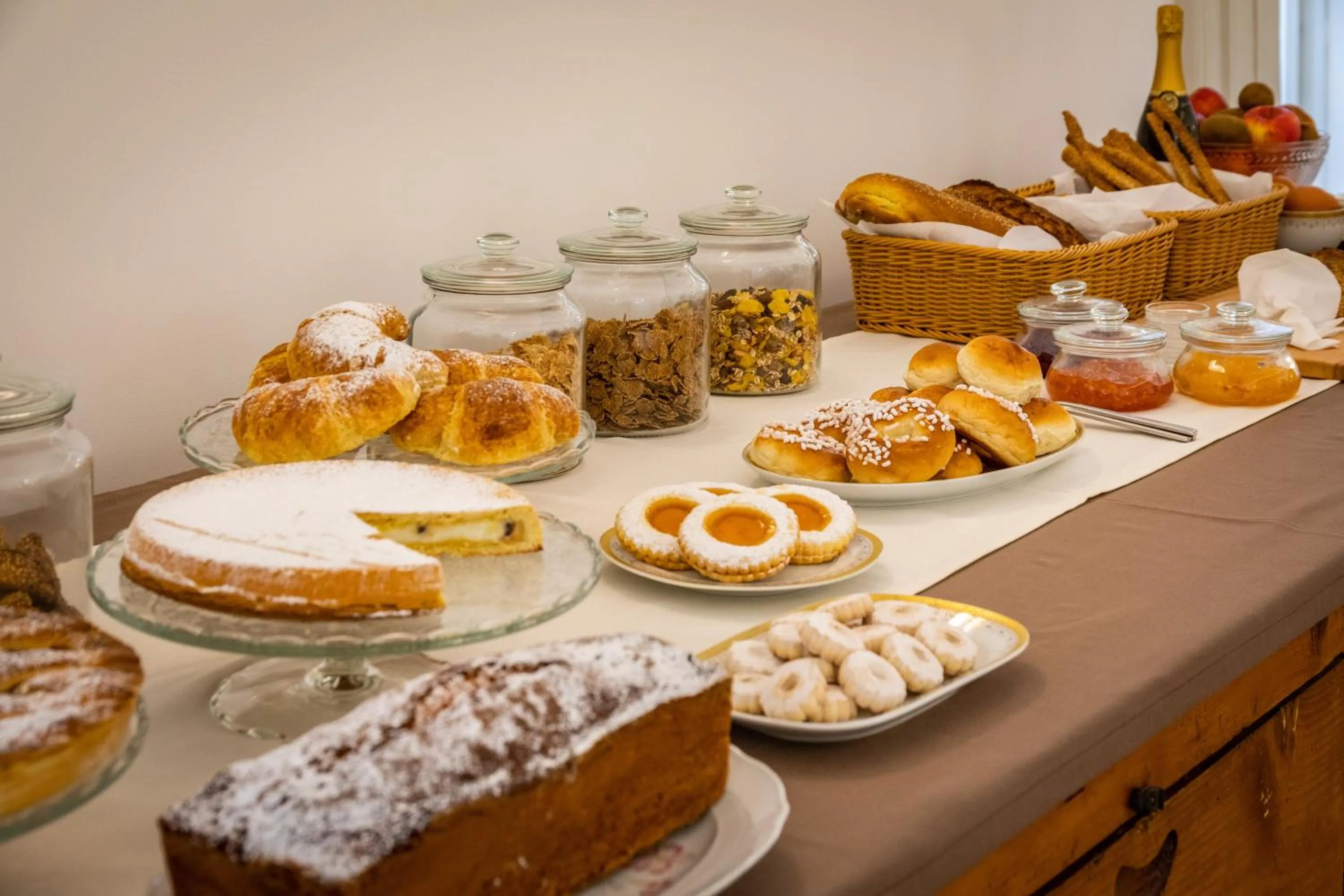 Breakfast in Divisi Suites & SPA