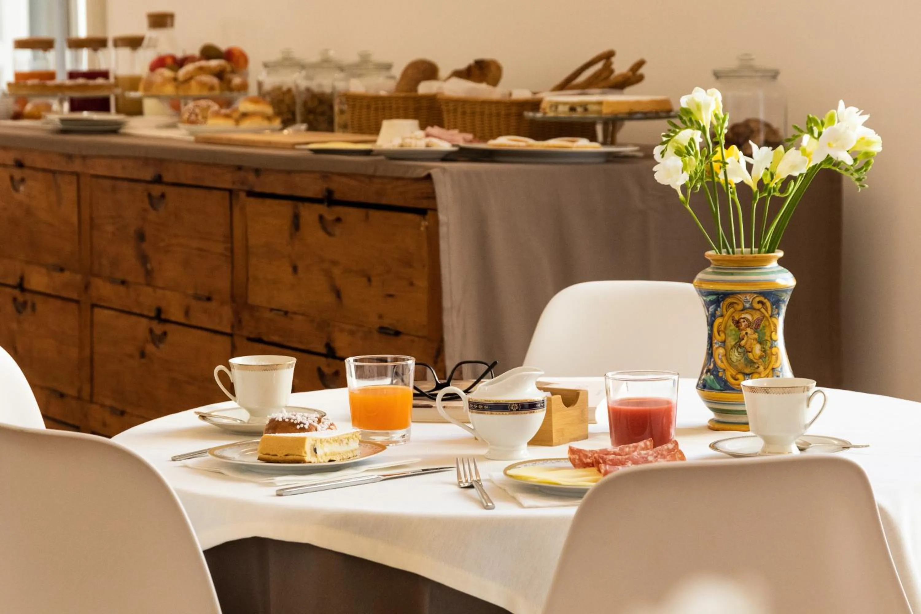 Breakfast in Divisi Suites & SPA