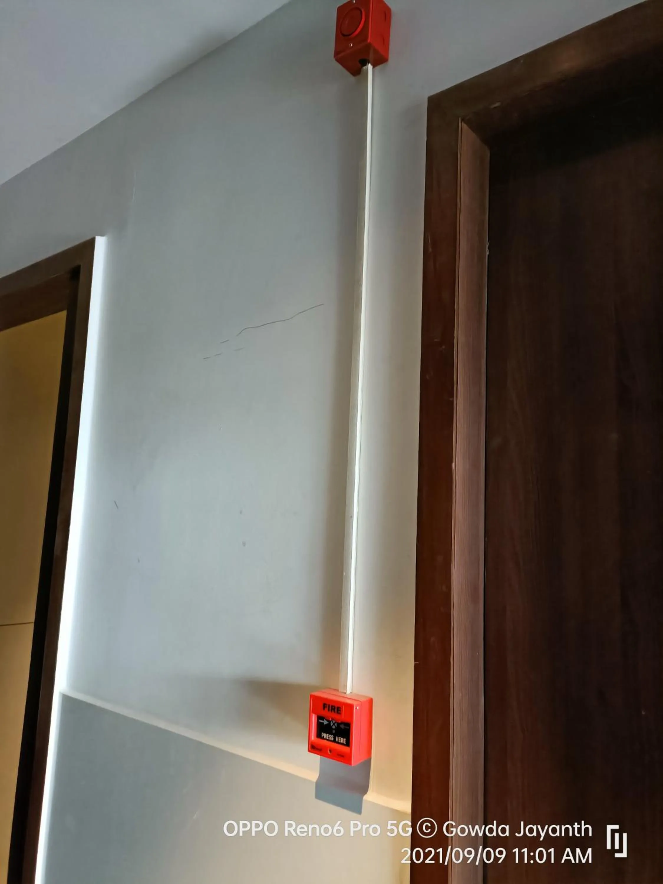 flat iron in AARYA MANSION V One Hotel