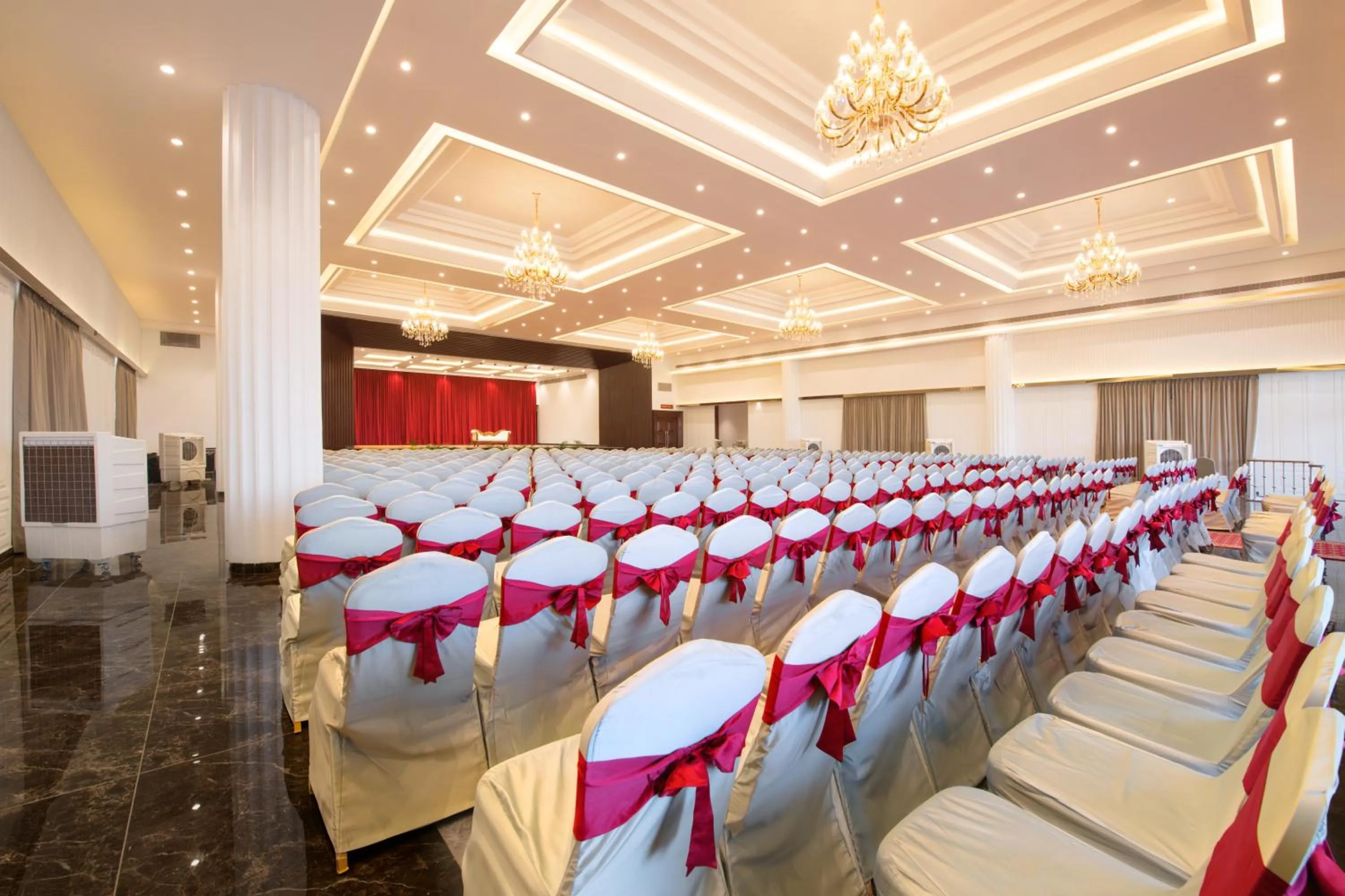 Banquet/Function facilities in AARYA MANSION V One Hotel