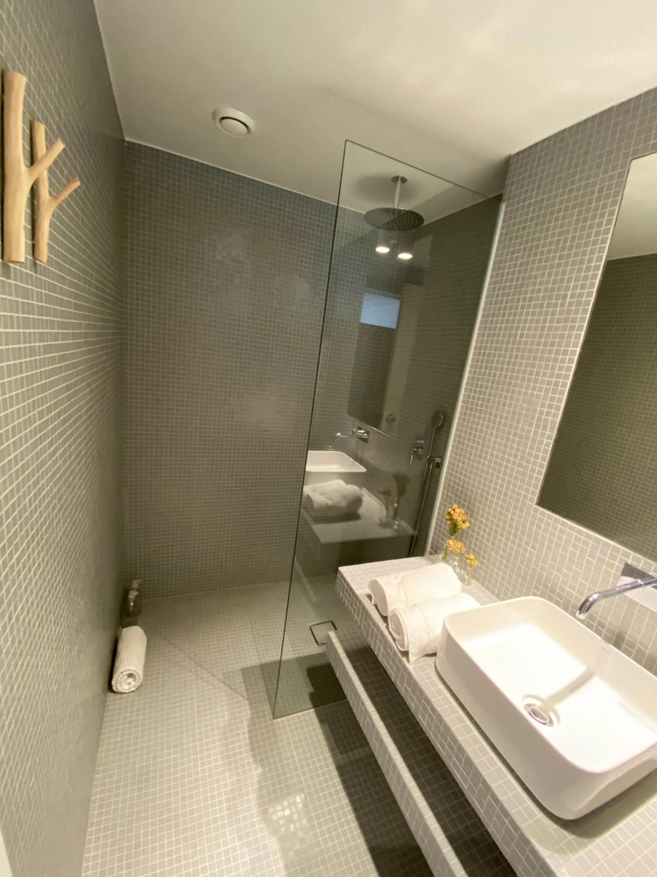 Bathroom in toctoctoc lisboa