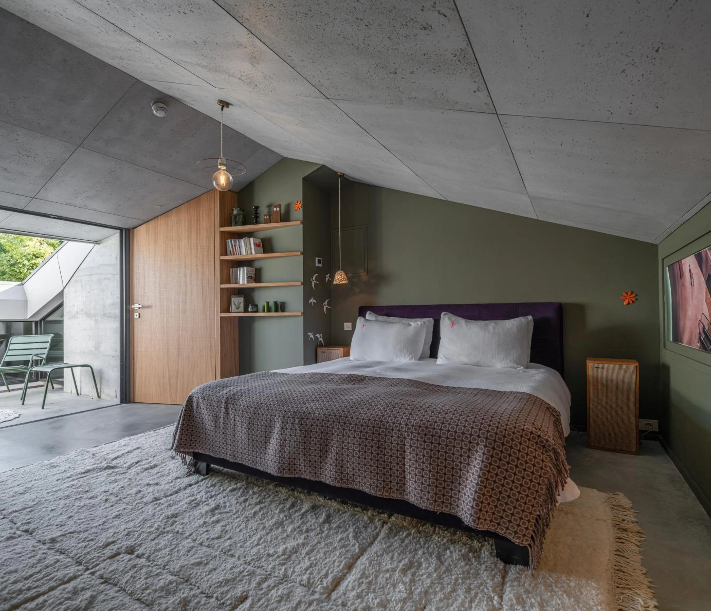 Photo of the whole room, Bed in toctoctoc lisboa