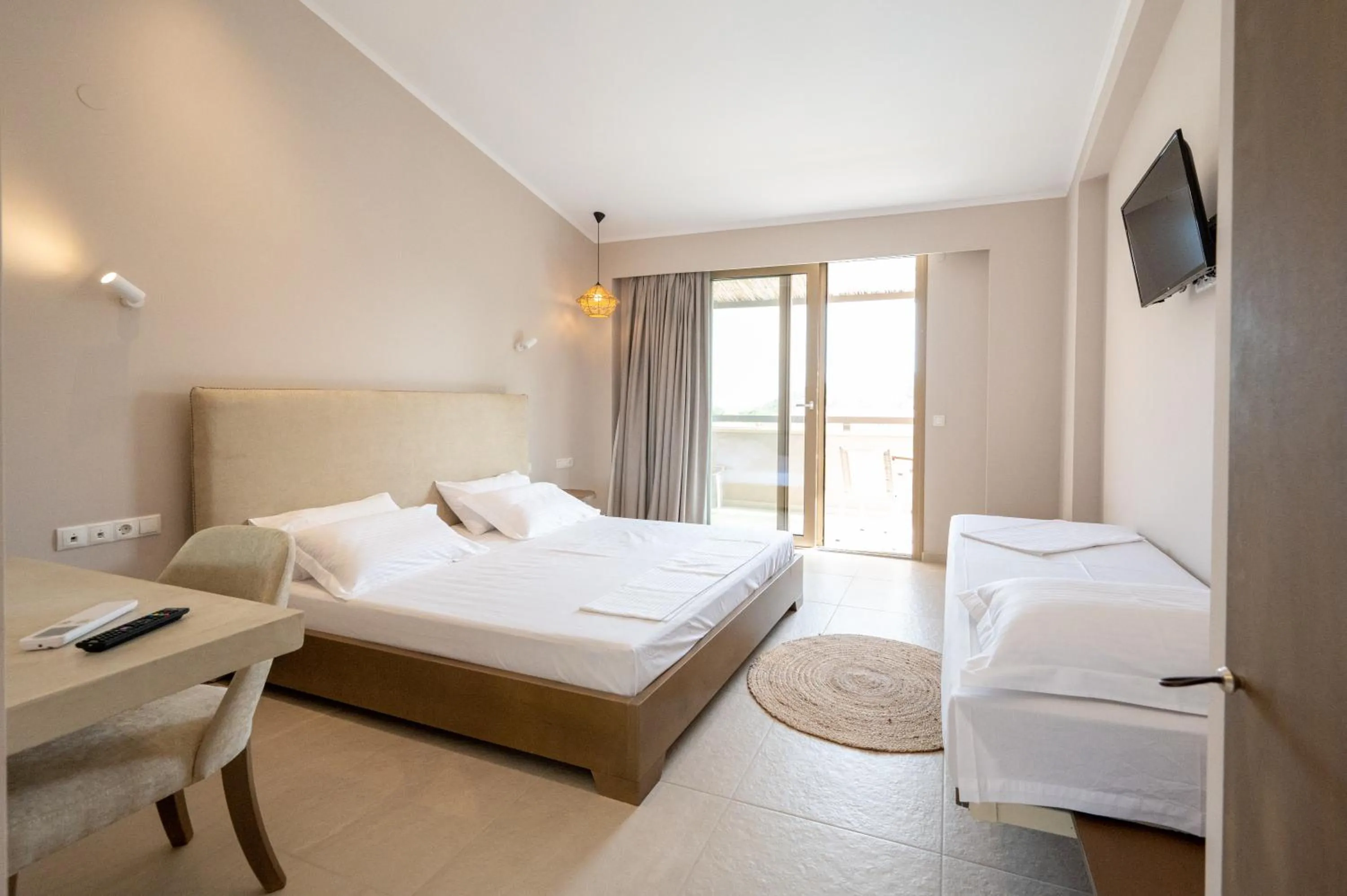 Scarabeo Suites & Villas Parga