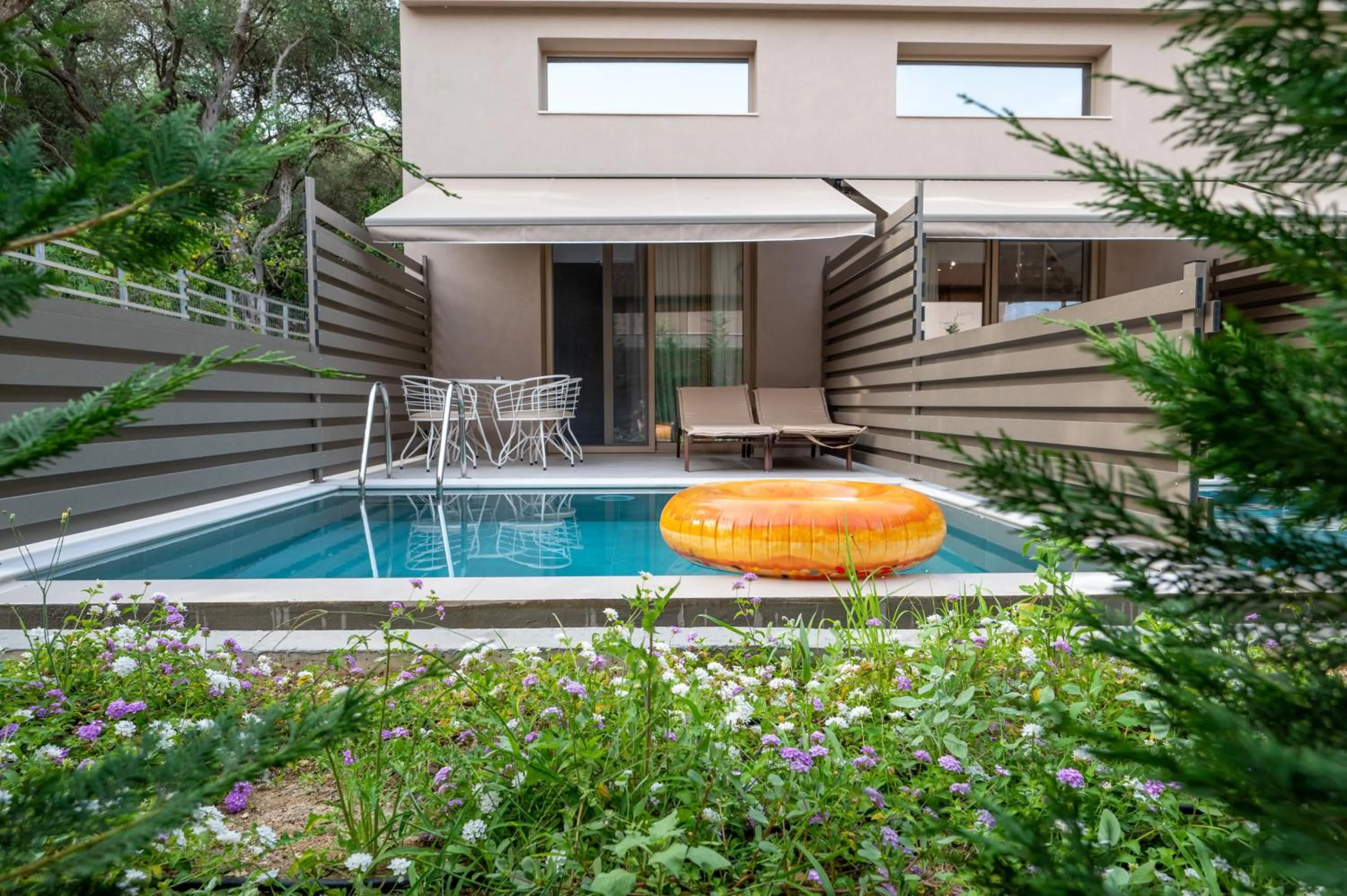 Scarabeo Suites & Villas Parga