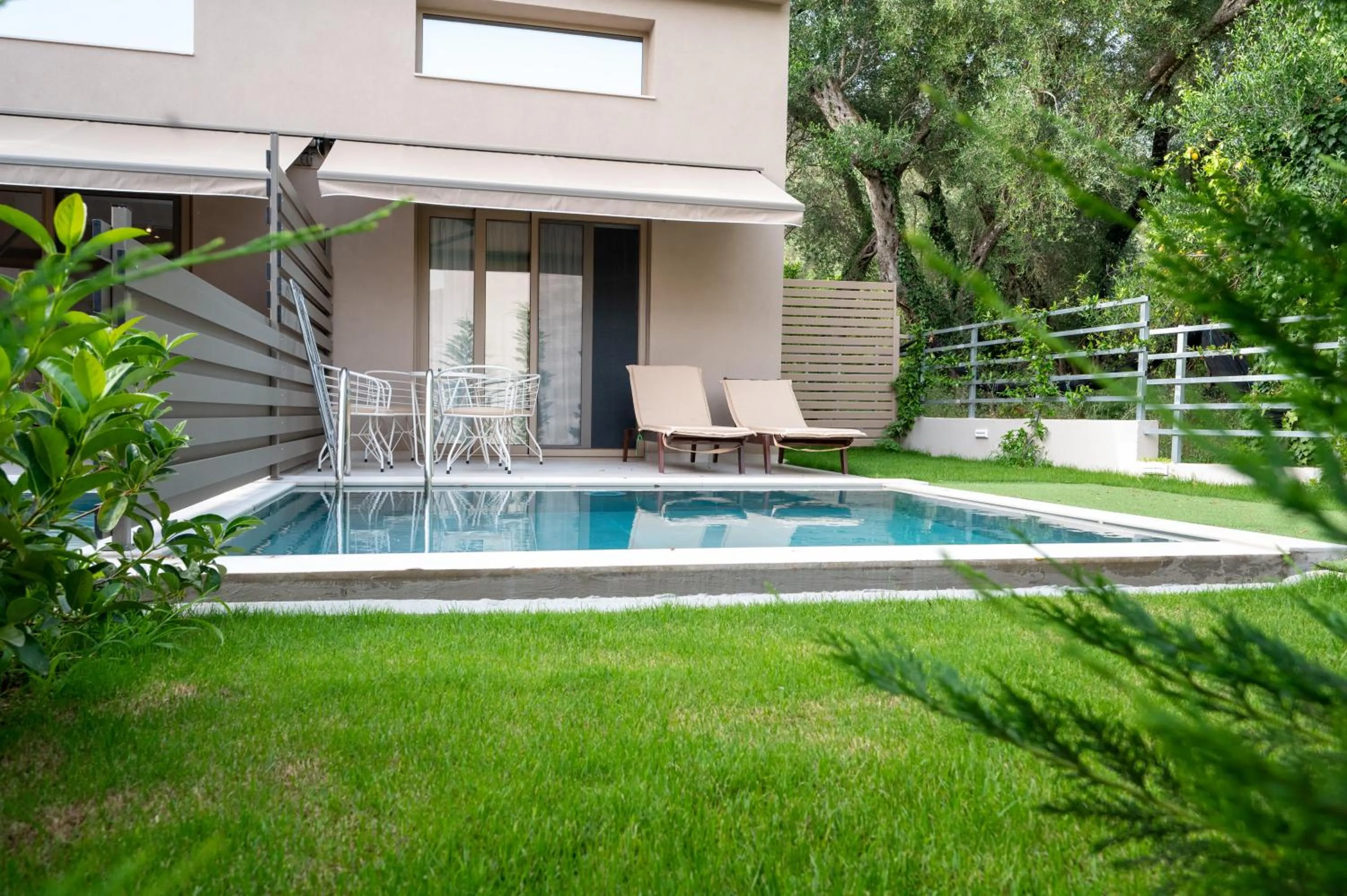 Scarabeo Suites & Villas Parga