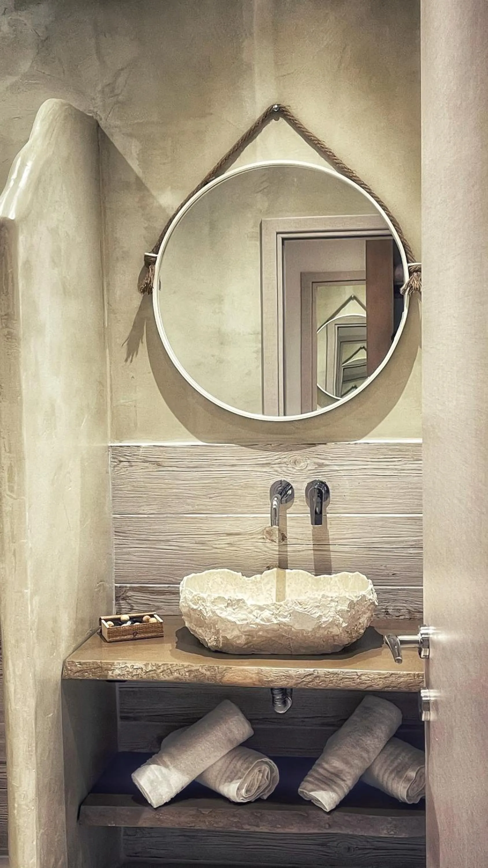 Scarabeo Suites & Villas Parga