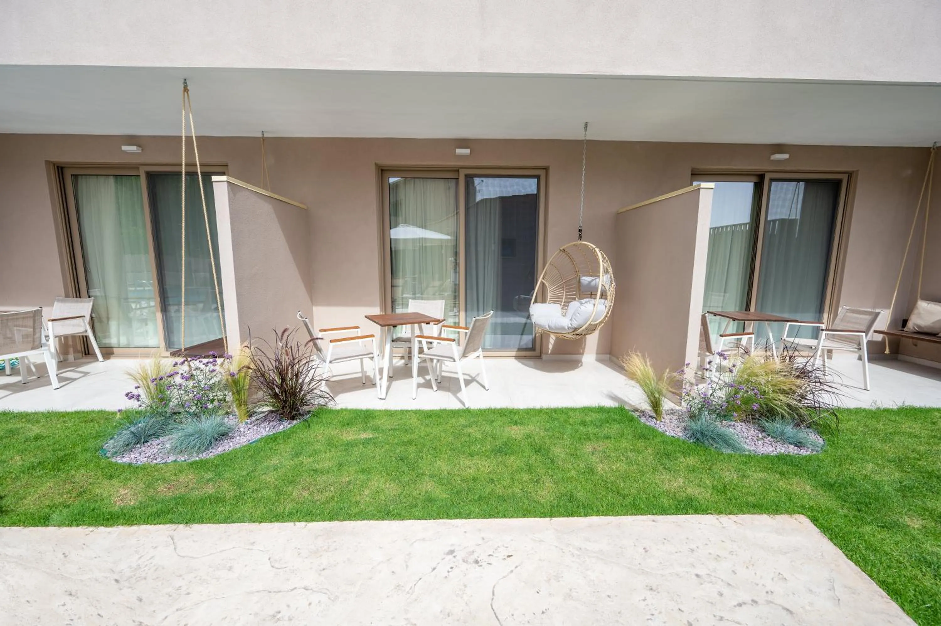 Scarabeo Suites & Villas Parga