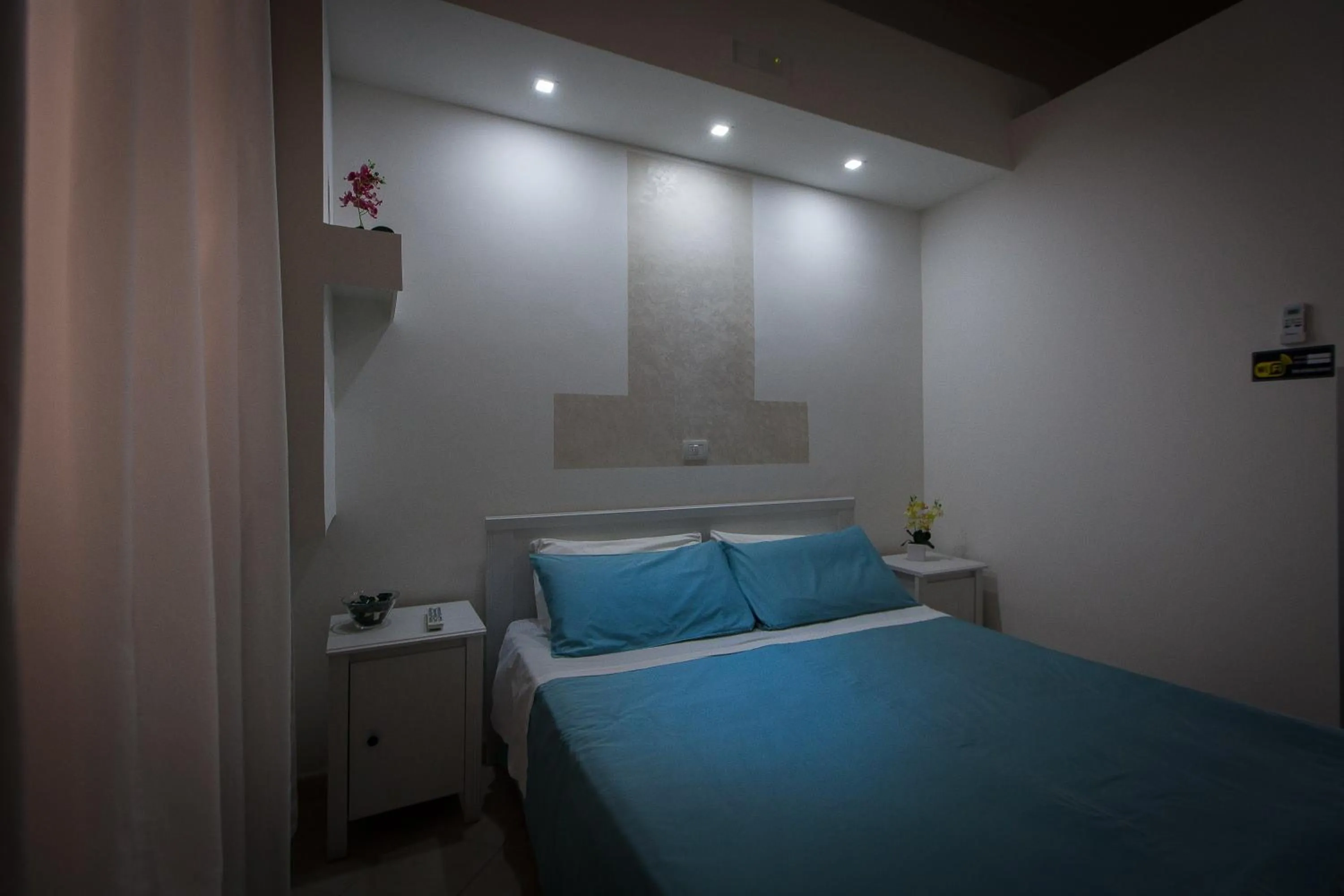 Bedroom, Bed in San Peter Angels