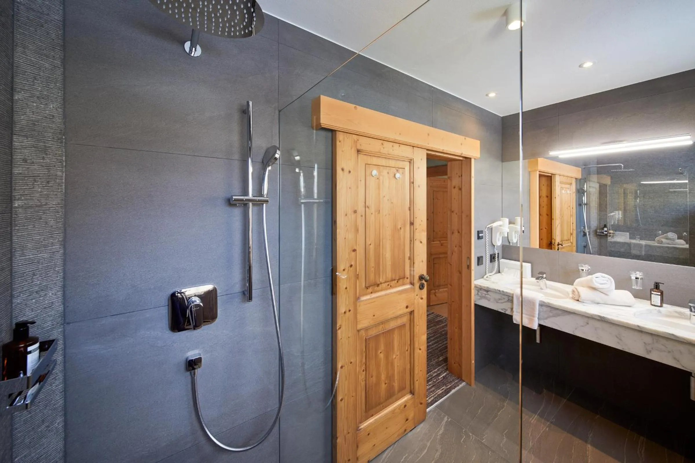 Bathroom in Romantikhotel Zell am See