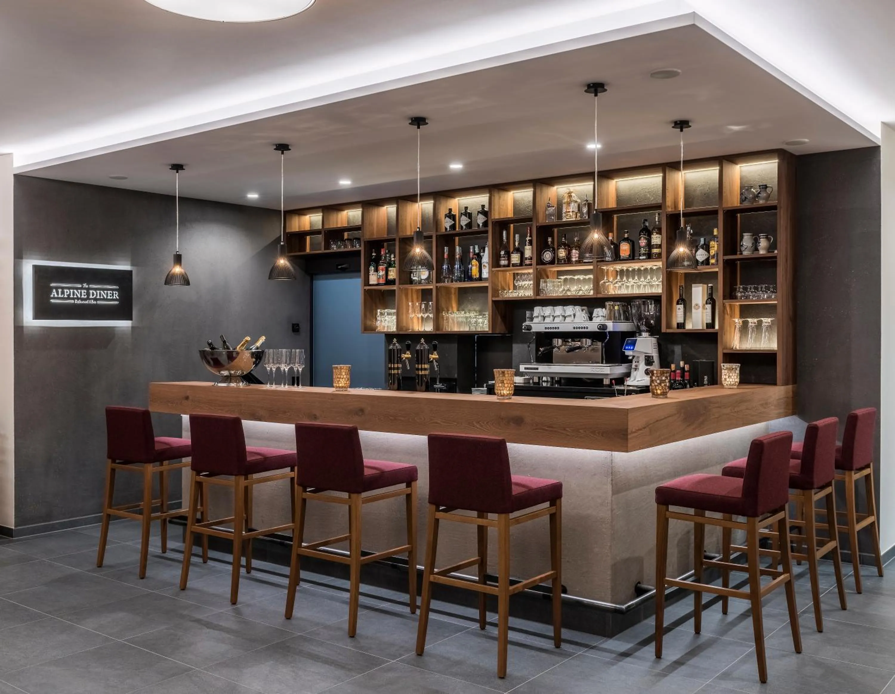 Restaurant/places to eat in Eden Boutique Hotel