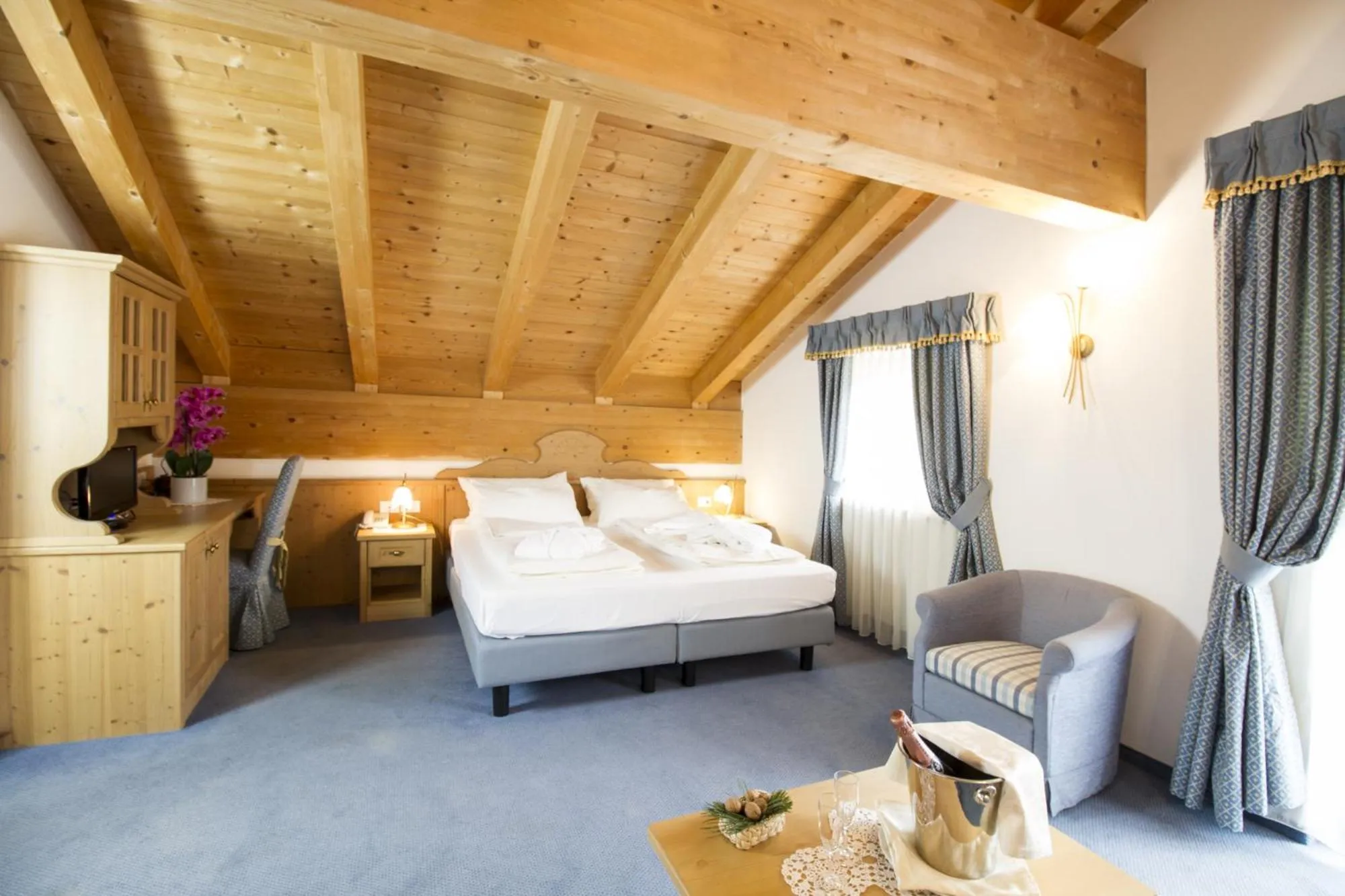 Bed in Hotel Casa del Campo