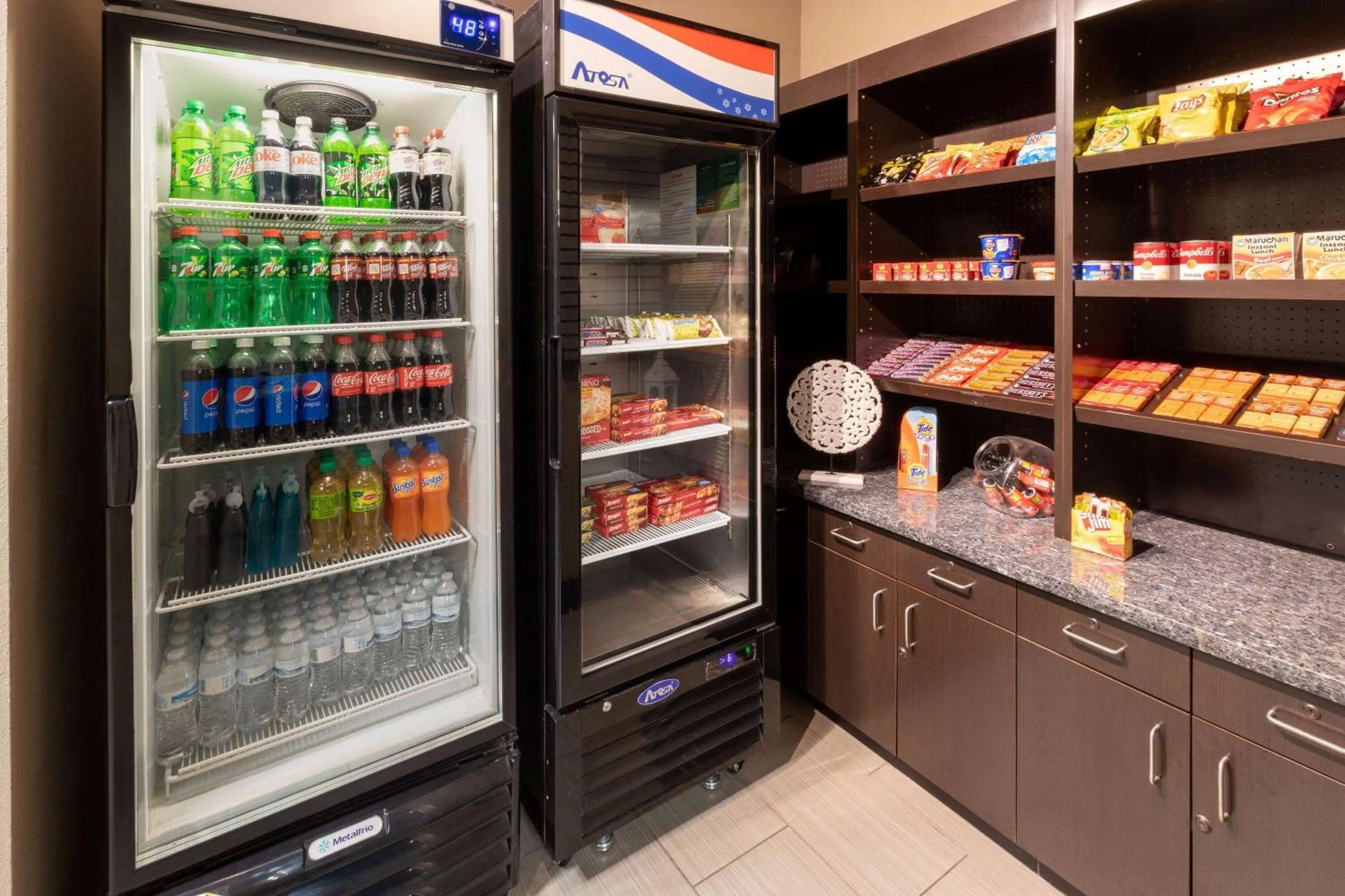 Food and drinks in La Quinta Inn & Suites by Wyndham Durant