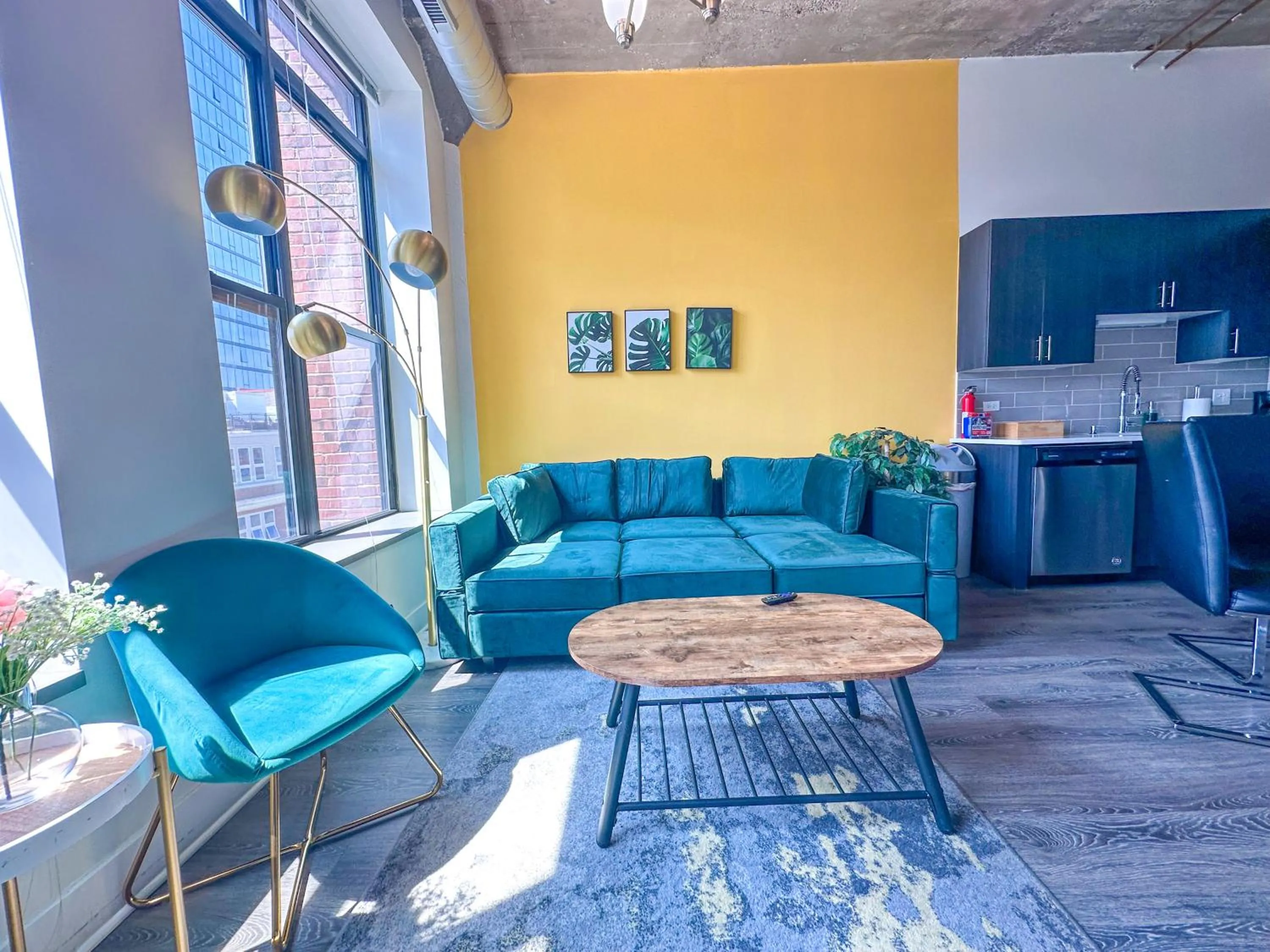 Convenient 2BR Suite in Prime Location with Gym Access & Optional Parking Near McCormick Place and Soldier Field