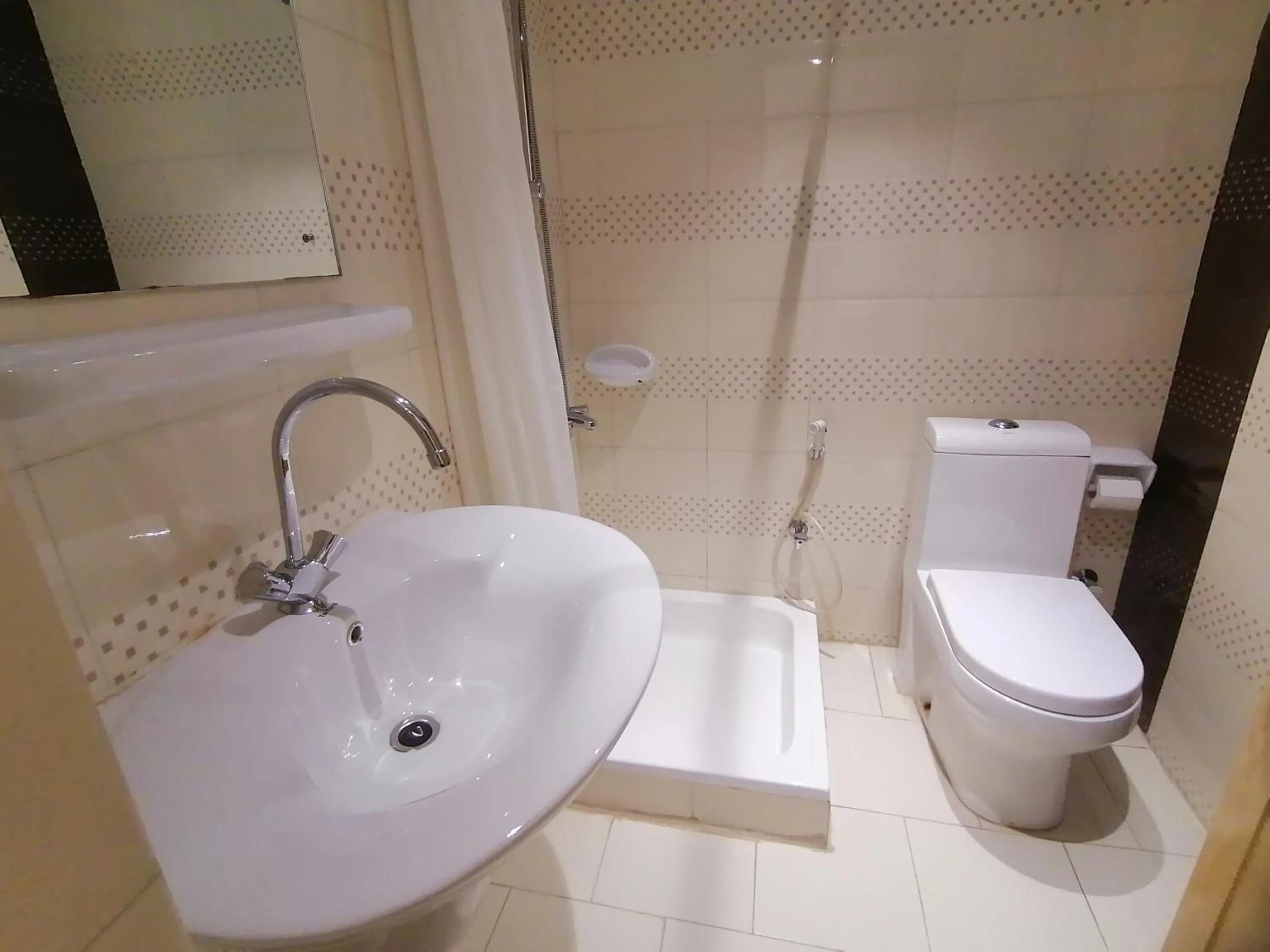 Shower in Nizwa Hotel Apartments